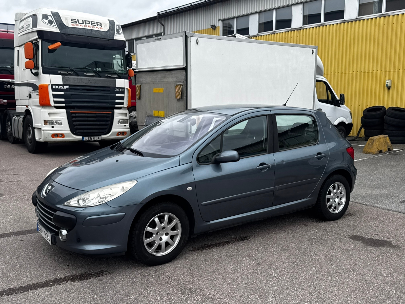 Peugeot 307 5-dörrar 1.6 Bioflex Manuell 2008, bild 3/8