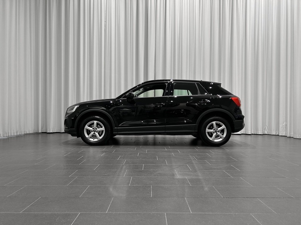 Audi Q2 30 TFSI 110hk 2023, bild 2/10
