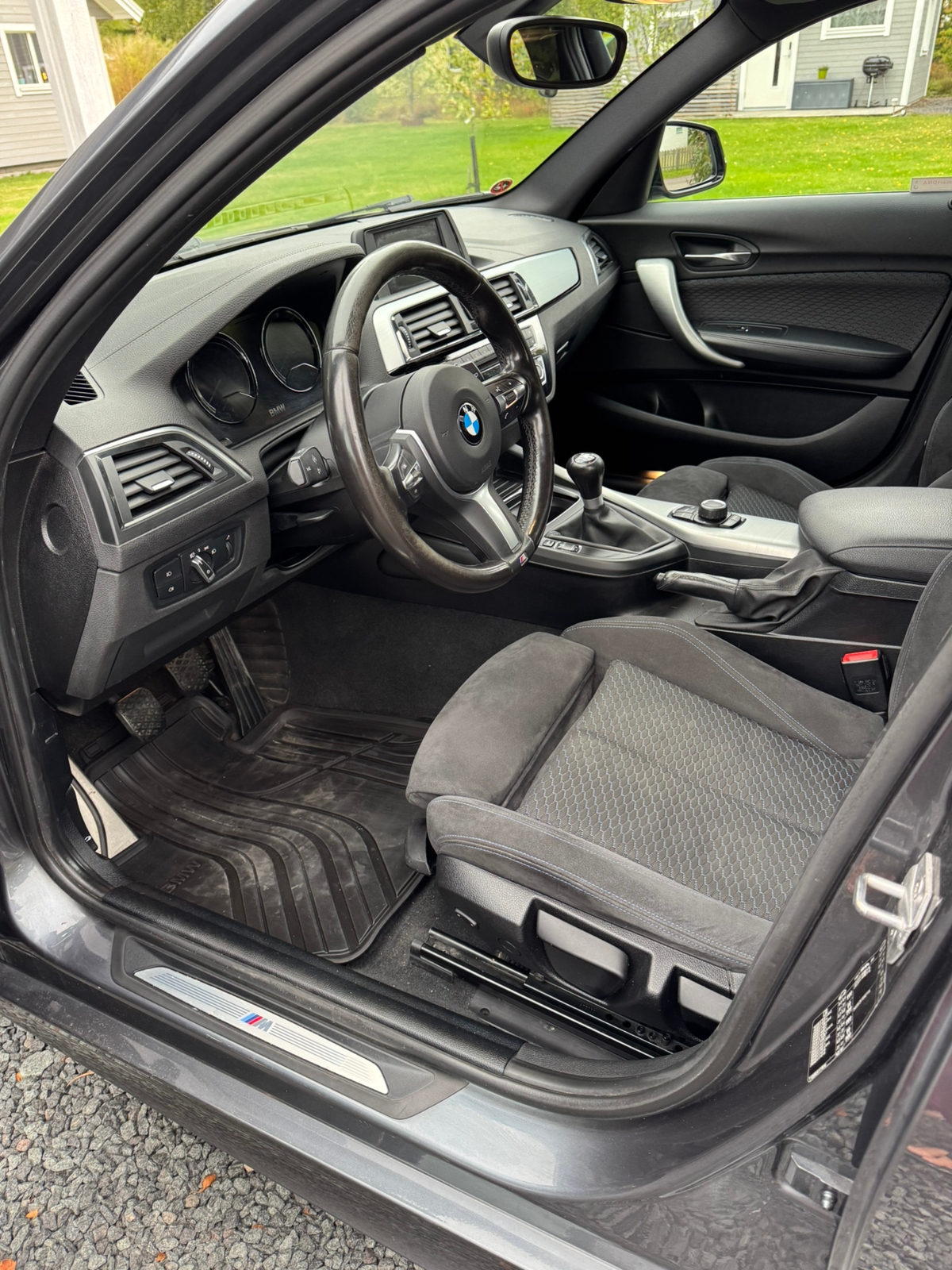 BMW 118 i 5-dörrars Manuell 2018, bild 5/6