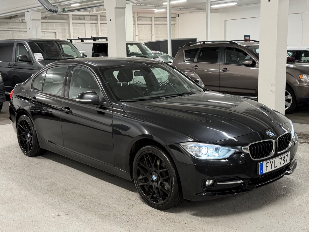 BMW 320 2015, bild 2/10