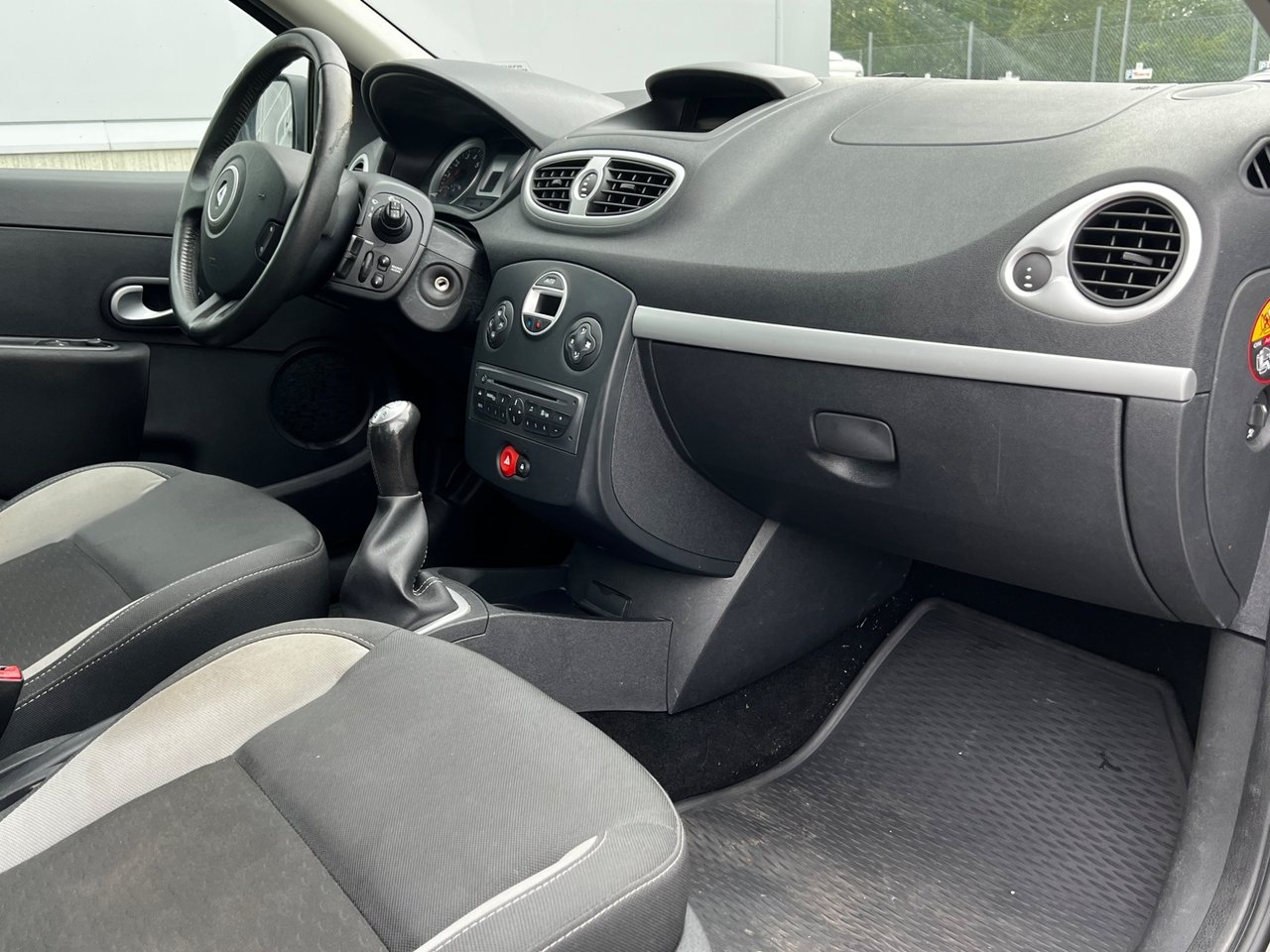 Renault Clio 2011, bild 5/10