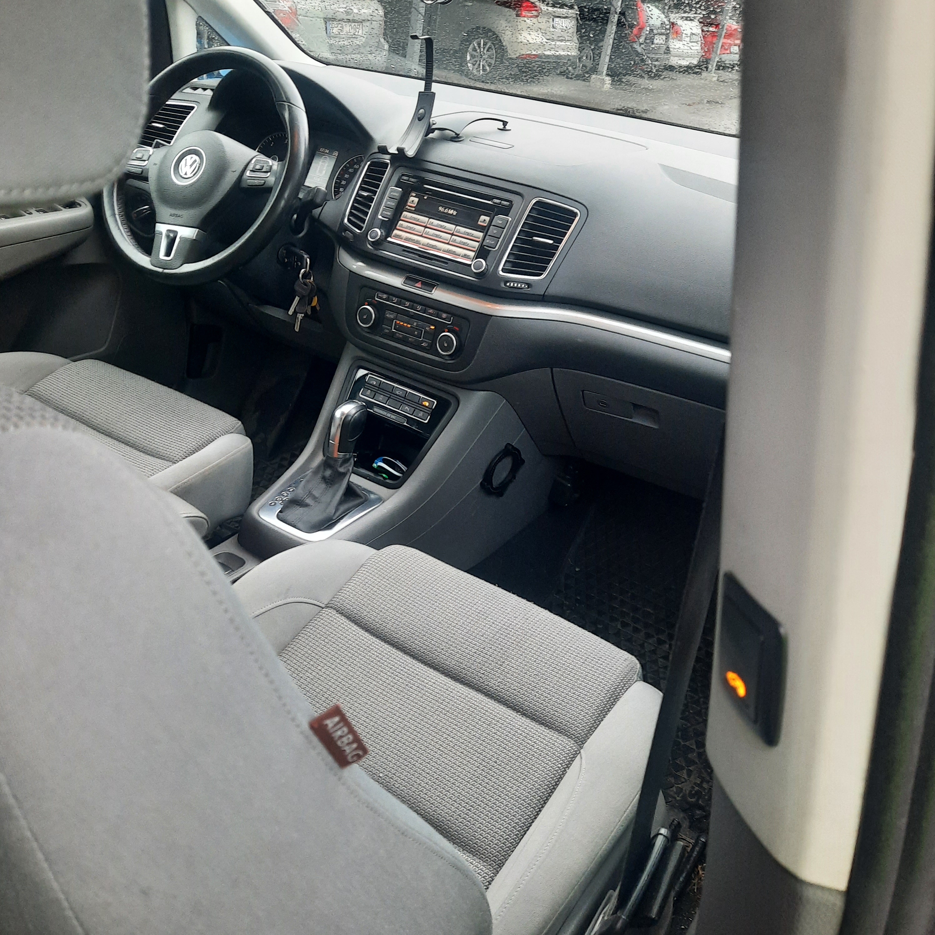 Volkswagen Sharan 2011, bild 6/10