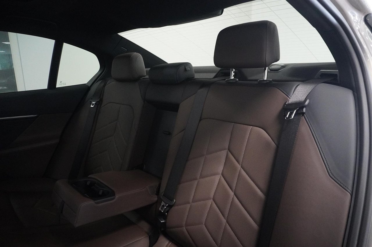 BMW i5 2024, bild 6/20