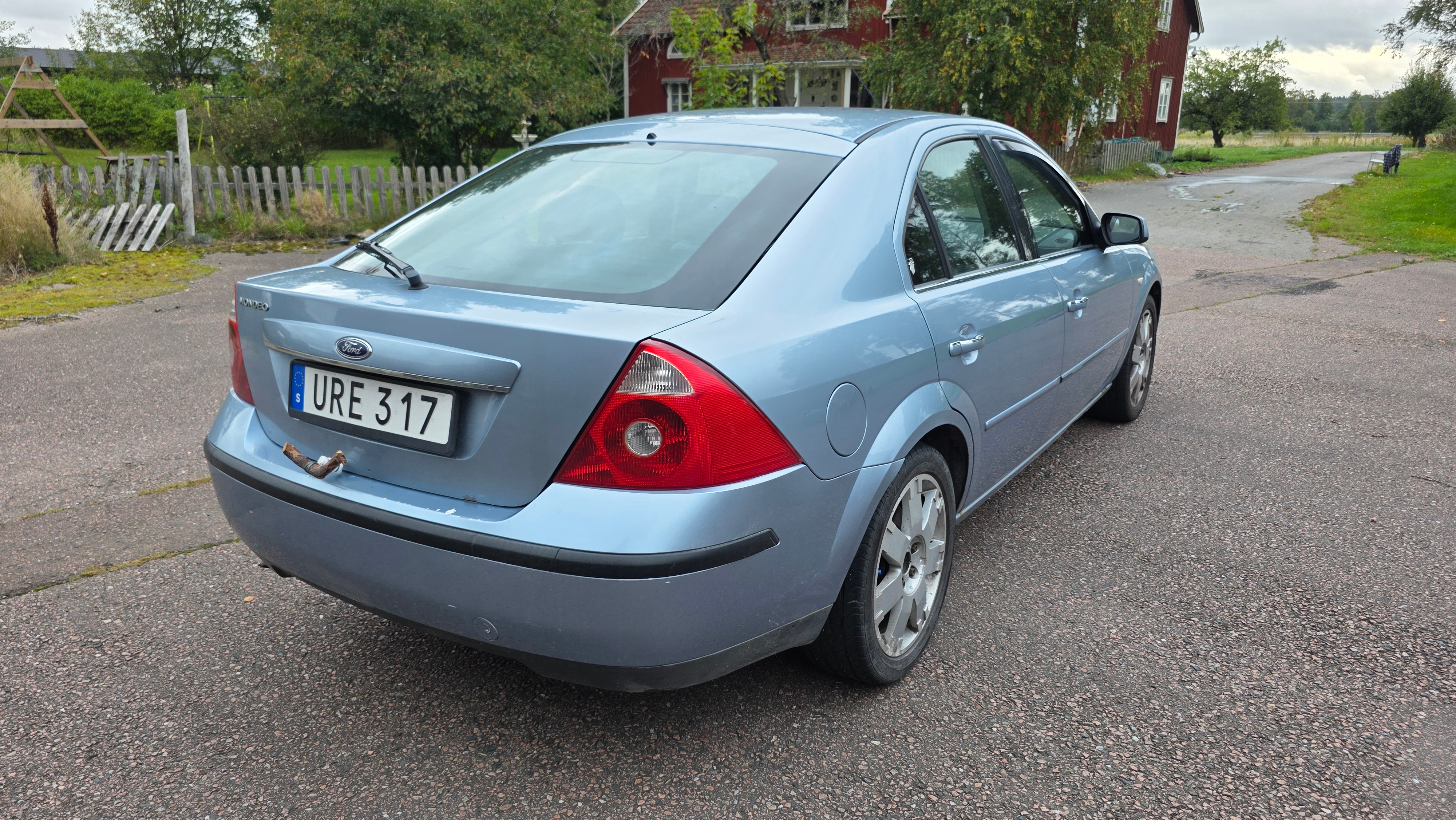 Ford Mondeo Halvkombi 2.0 Manuell 2004, photo 3/10