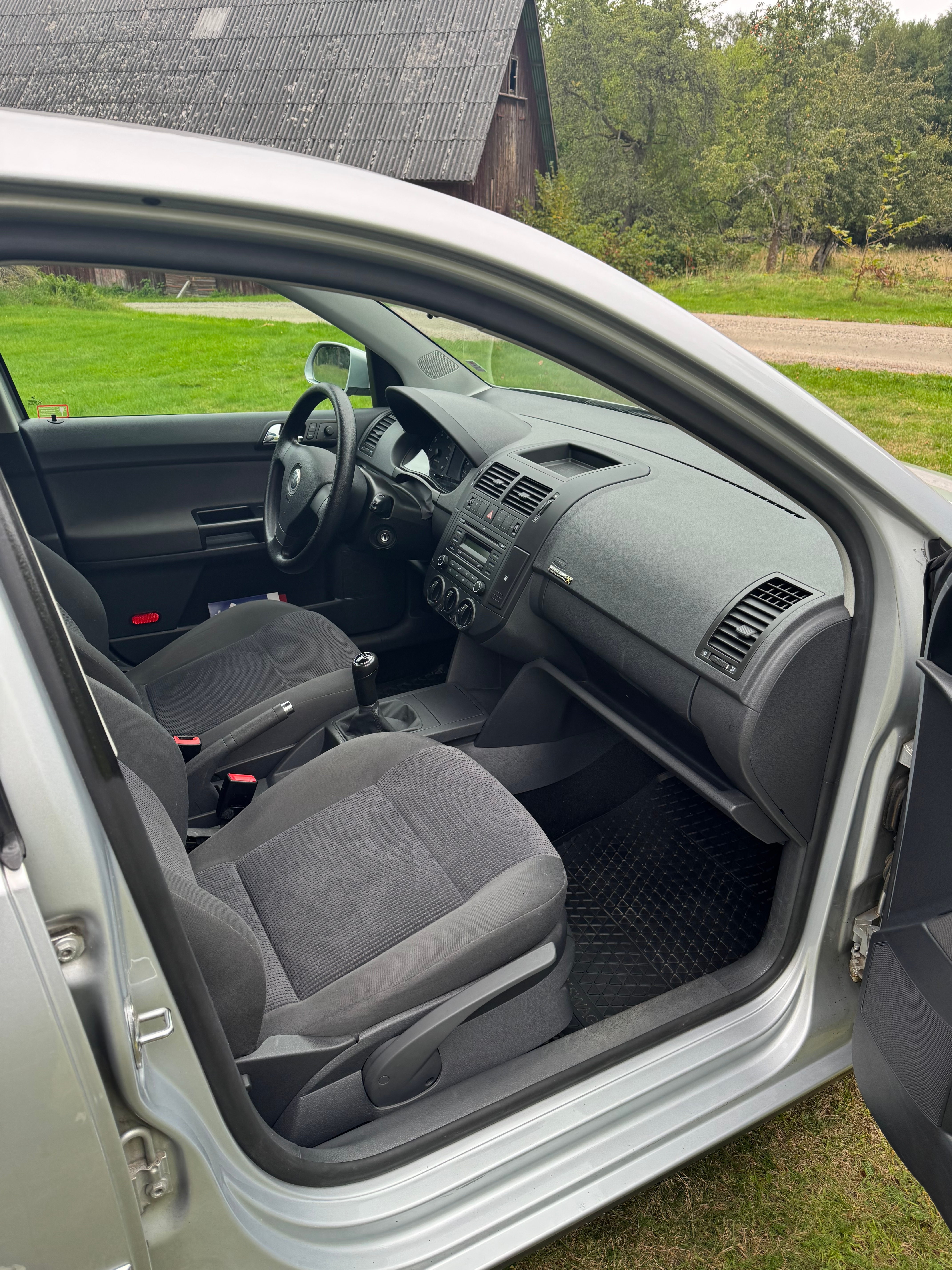 Volkswagen Polo 5-dörrar 1.4 Manuell 2007, bild 4/10