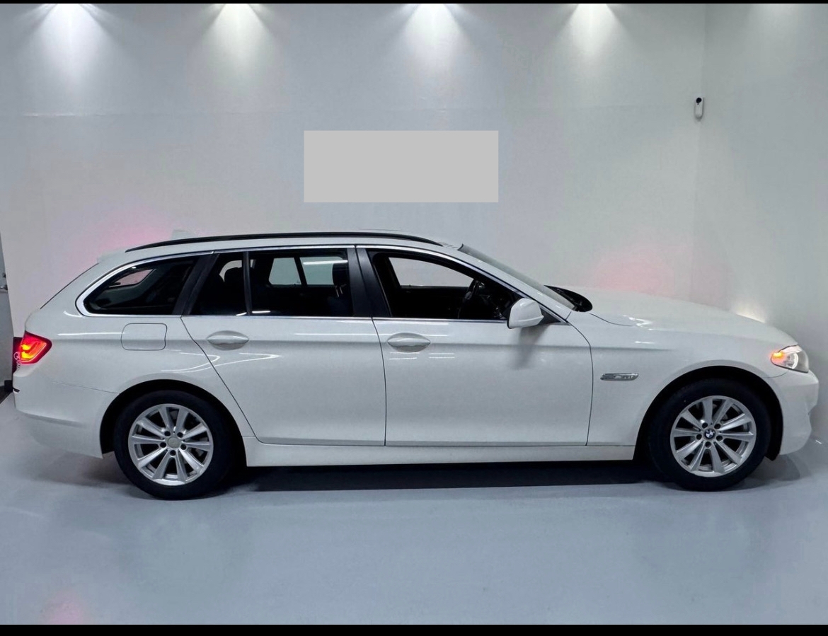 BMW 520 d Touring Manuell 2011, bild 3/5