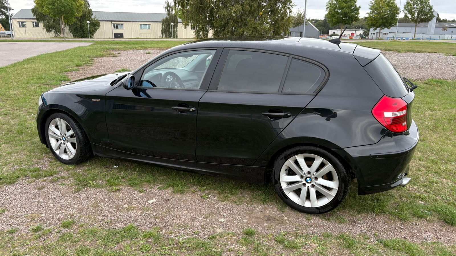 BMW 120 i 2007, kuva 3/7