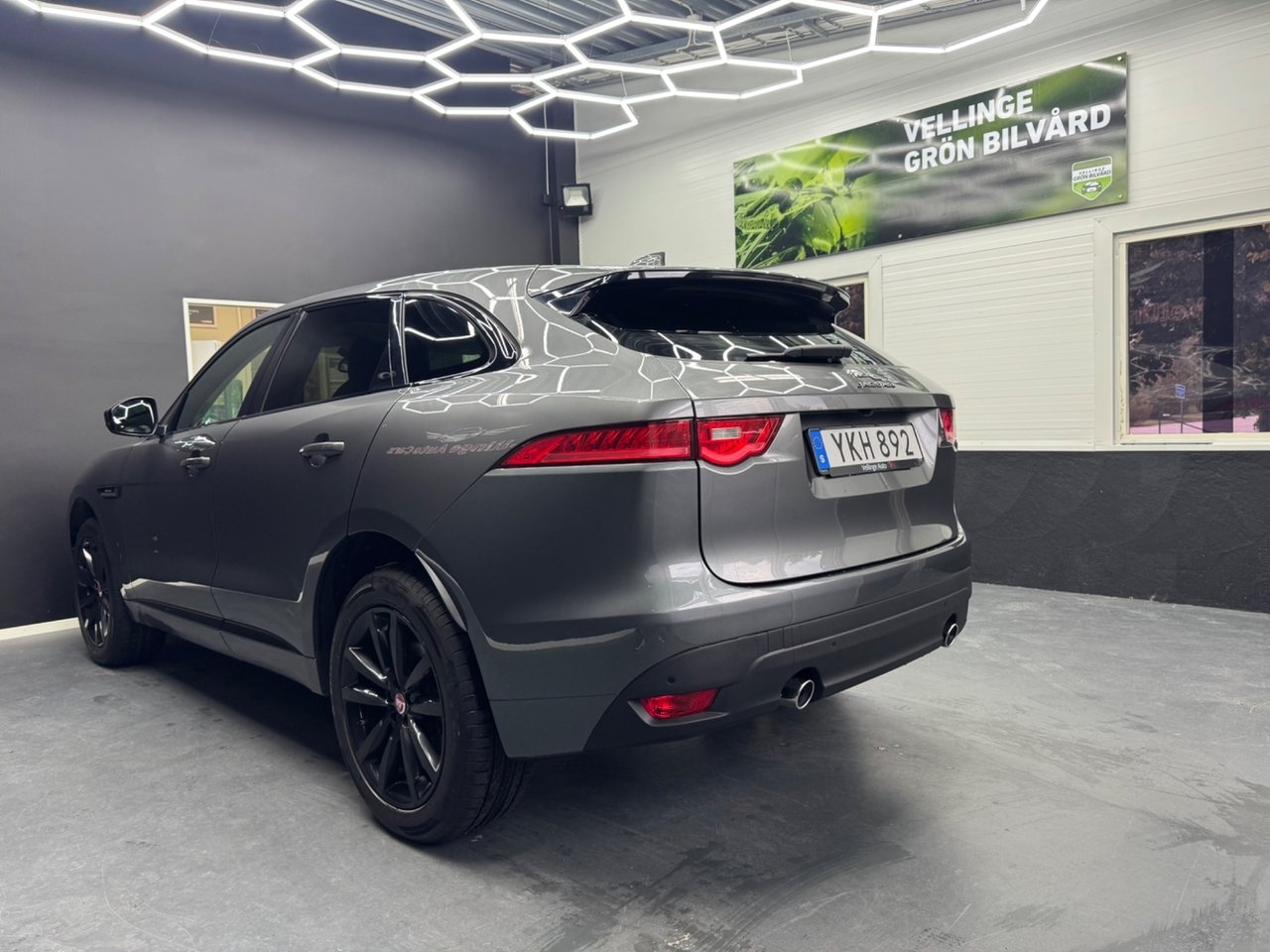 Jaguar F-Pace 30d AWD R-Sport 2017, bild 4/10