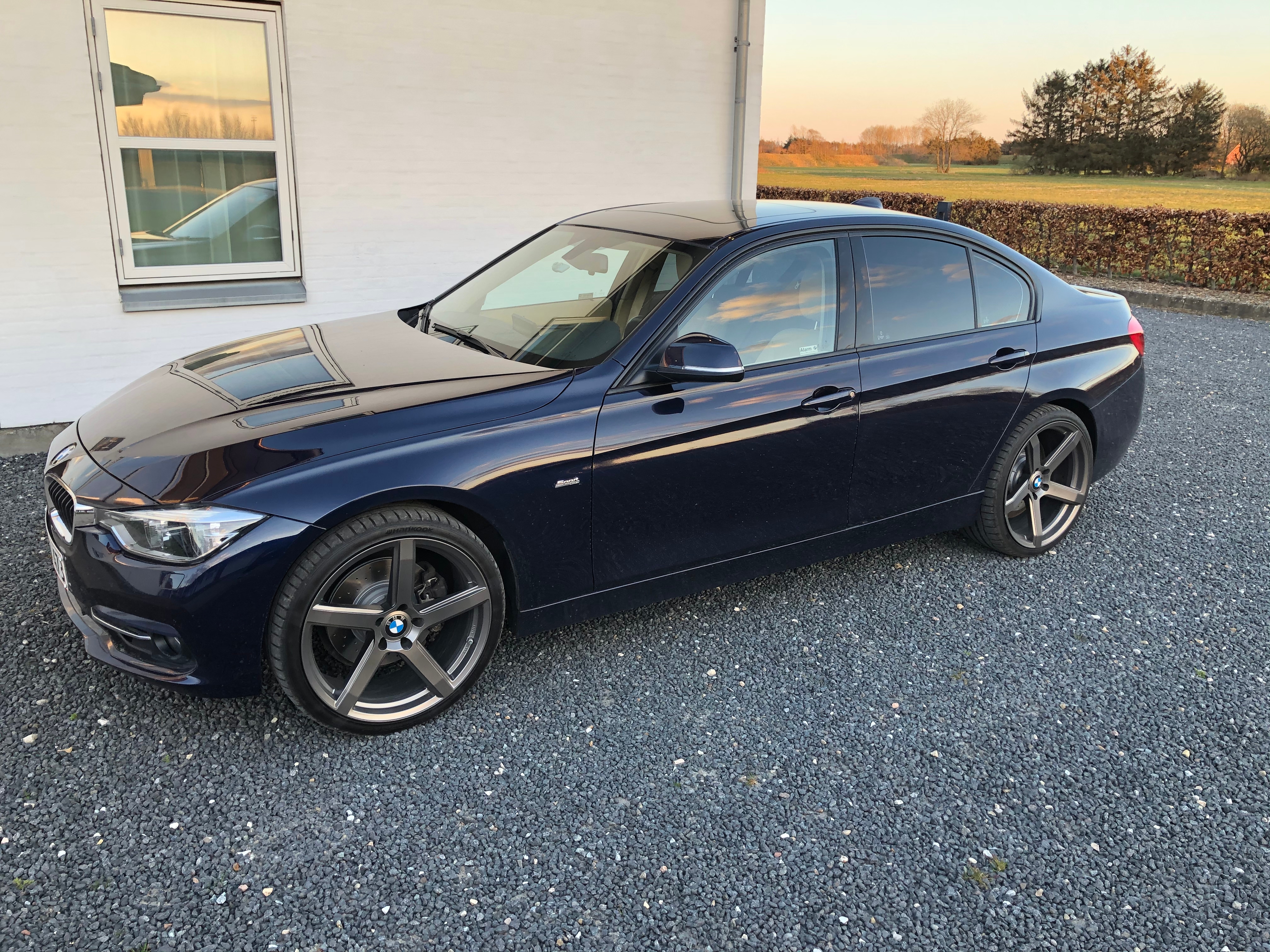 BMW 330
