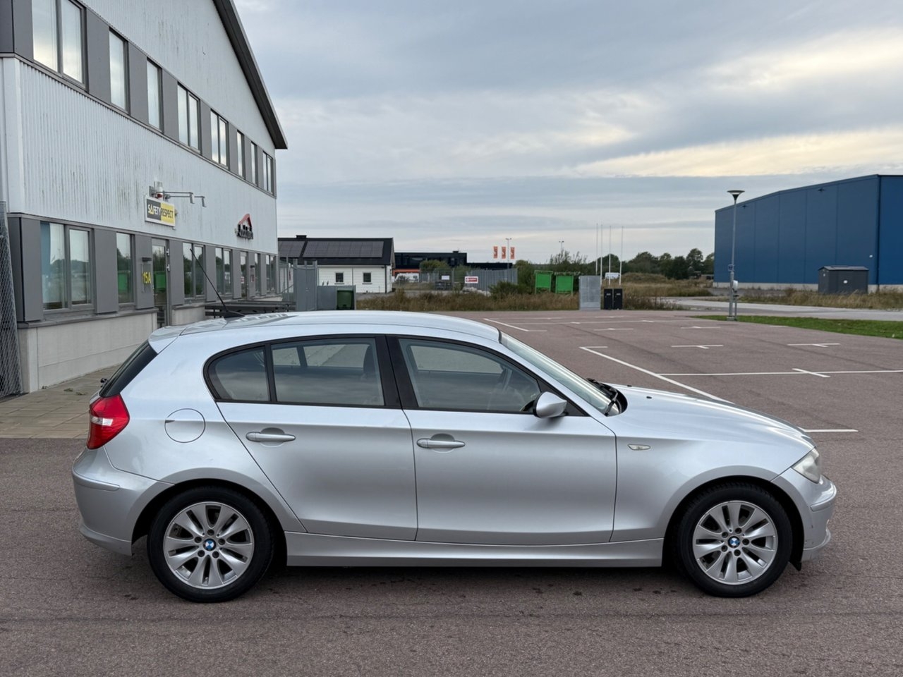 BMW 116 2009, bild 6/8