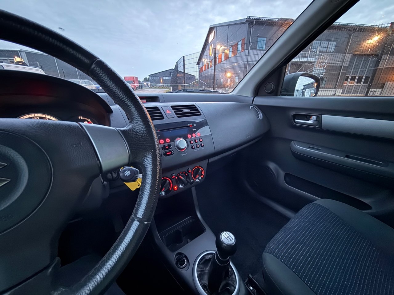 Suzuki Swift 2008, bild 7/8
