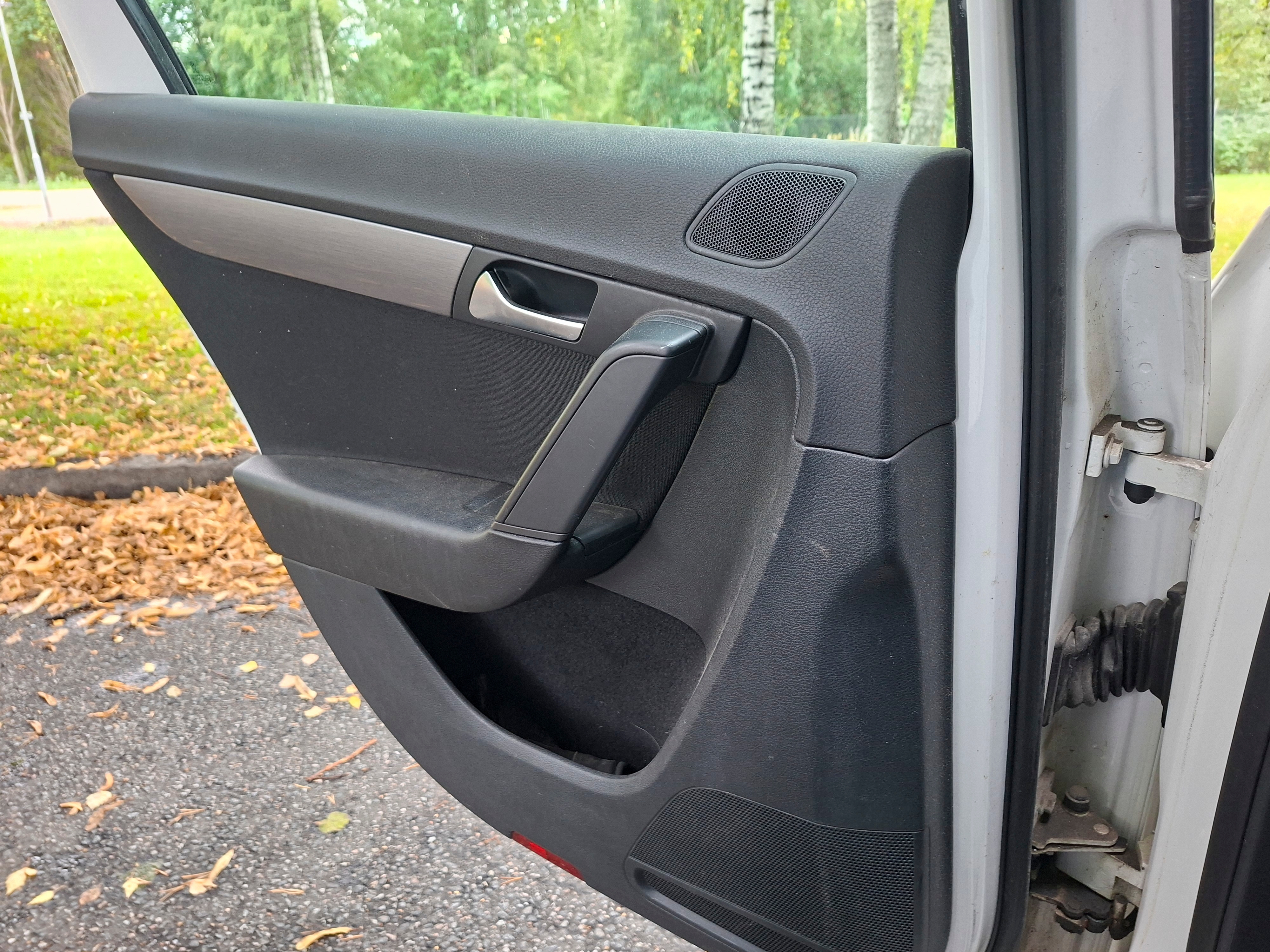 Volkswagen Passat 2011, bild 7/10