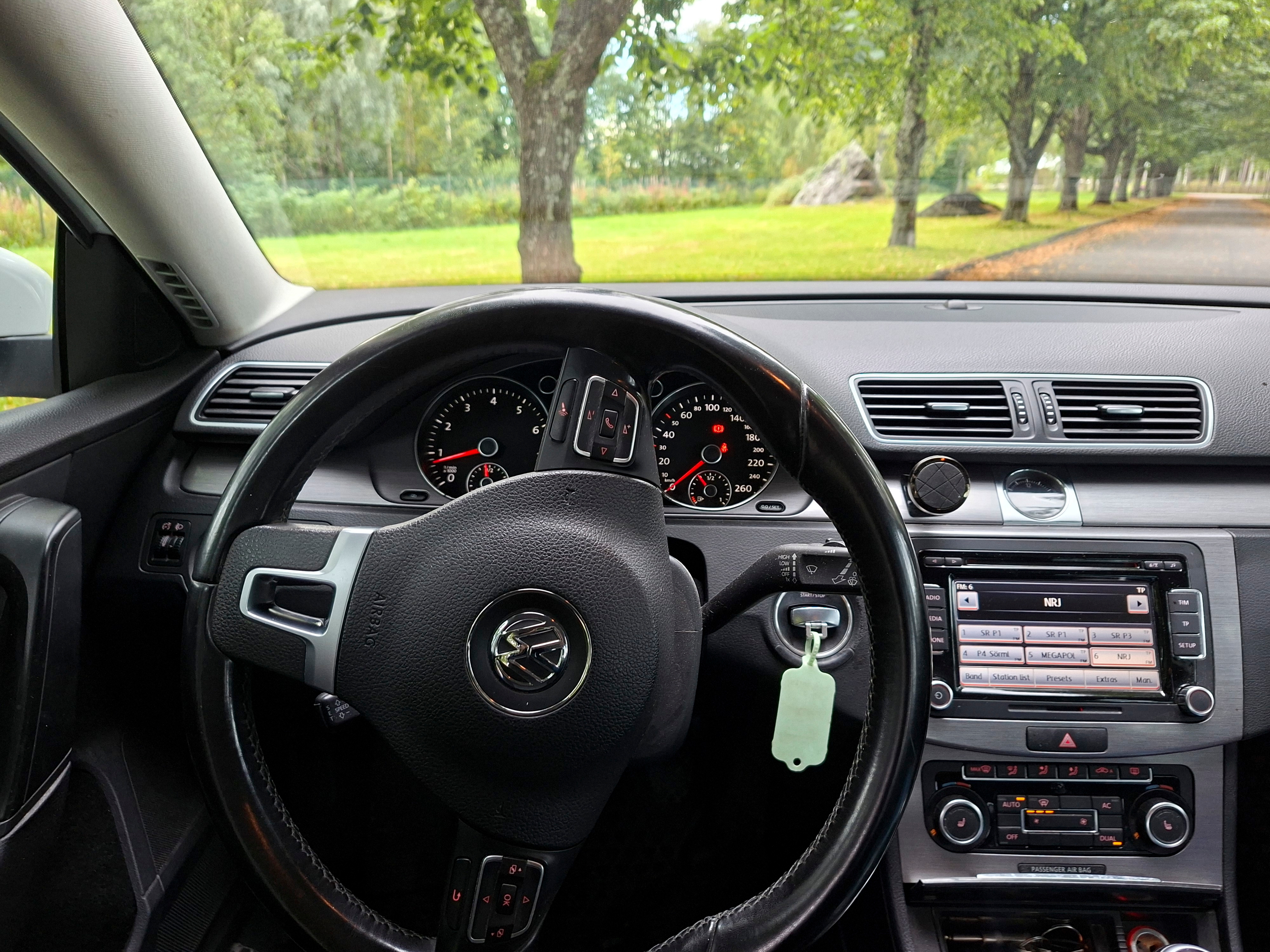 Volkswagen Passat 2011, bild 5/10