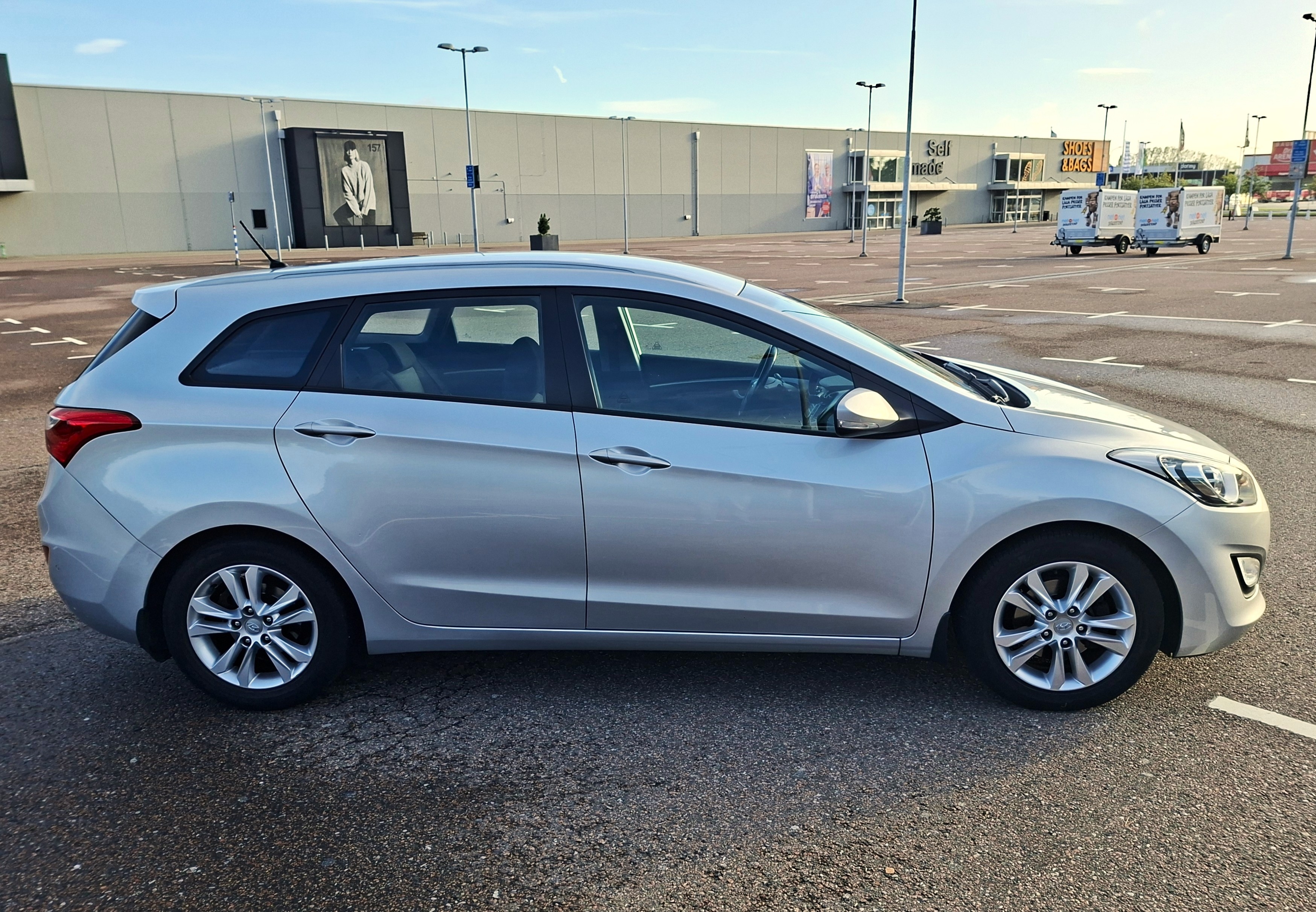 Hyundai i30 Kombi 1.6 GDI Automatisk 2014, bild 2/10