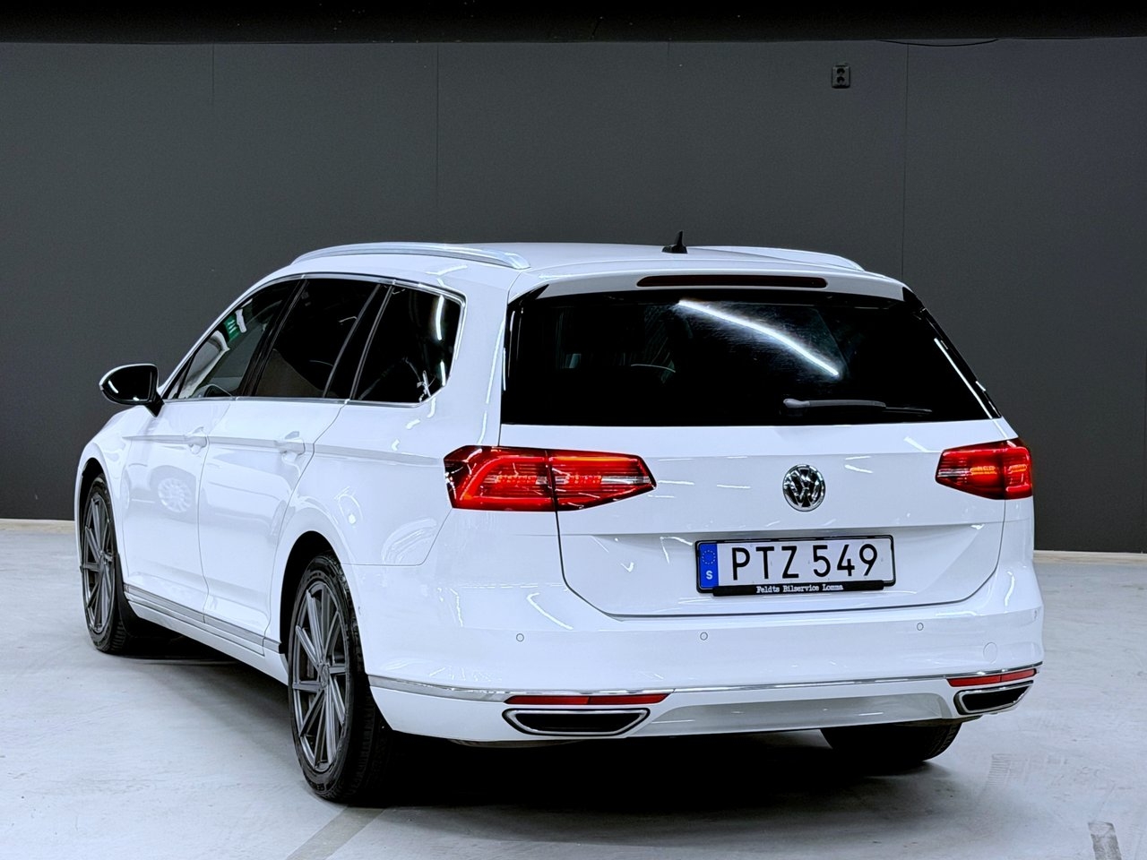 Volkswagen Passat 2016, photo 2/10