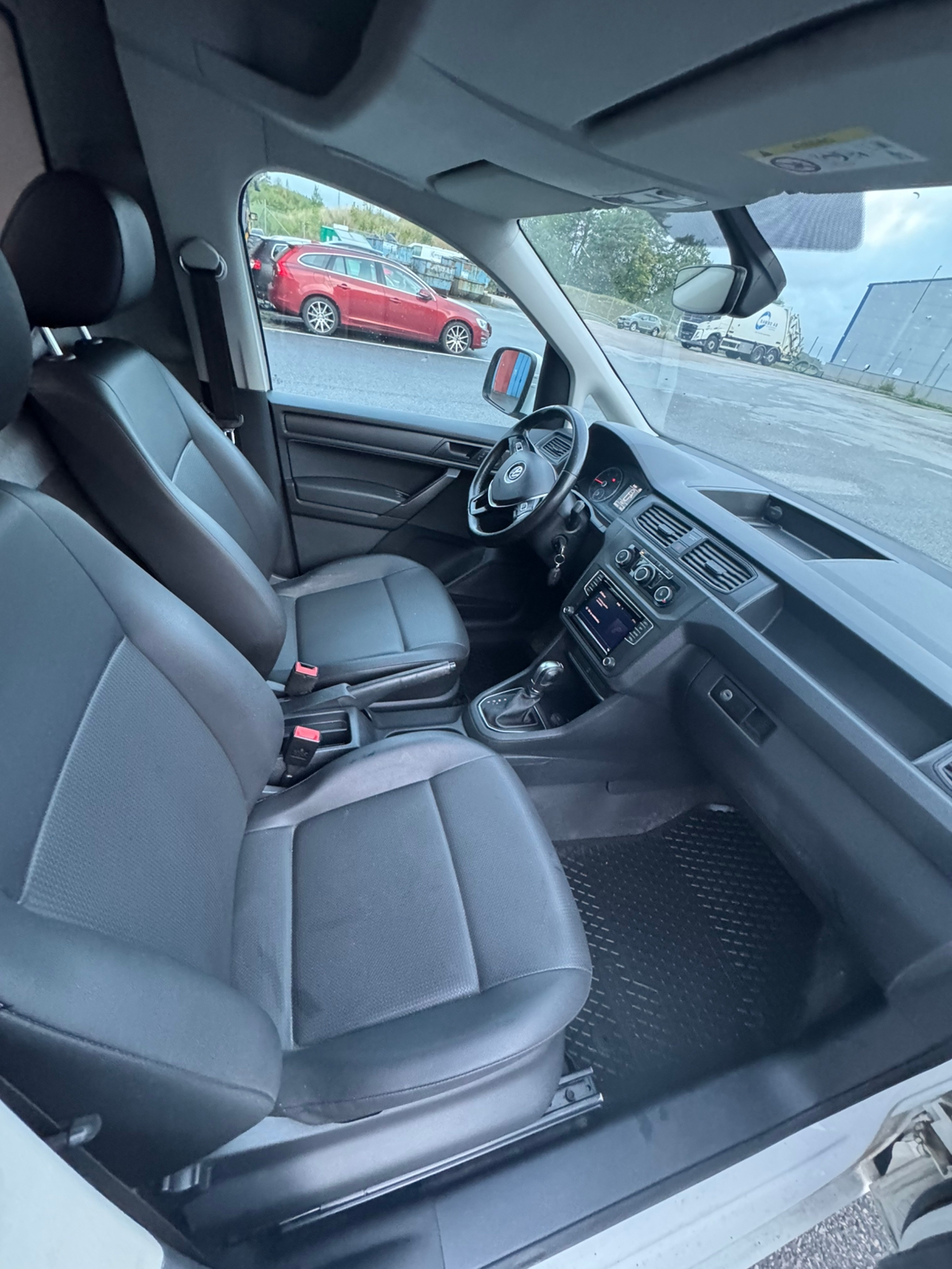 Volkswagen Caddy Maxi 2019, photo 7/9