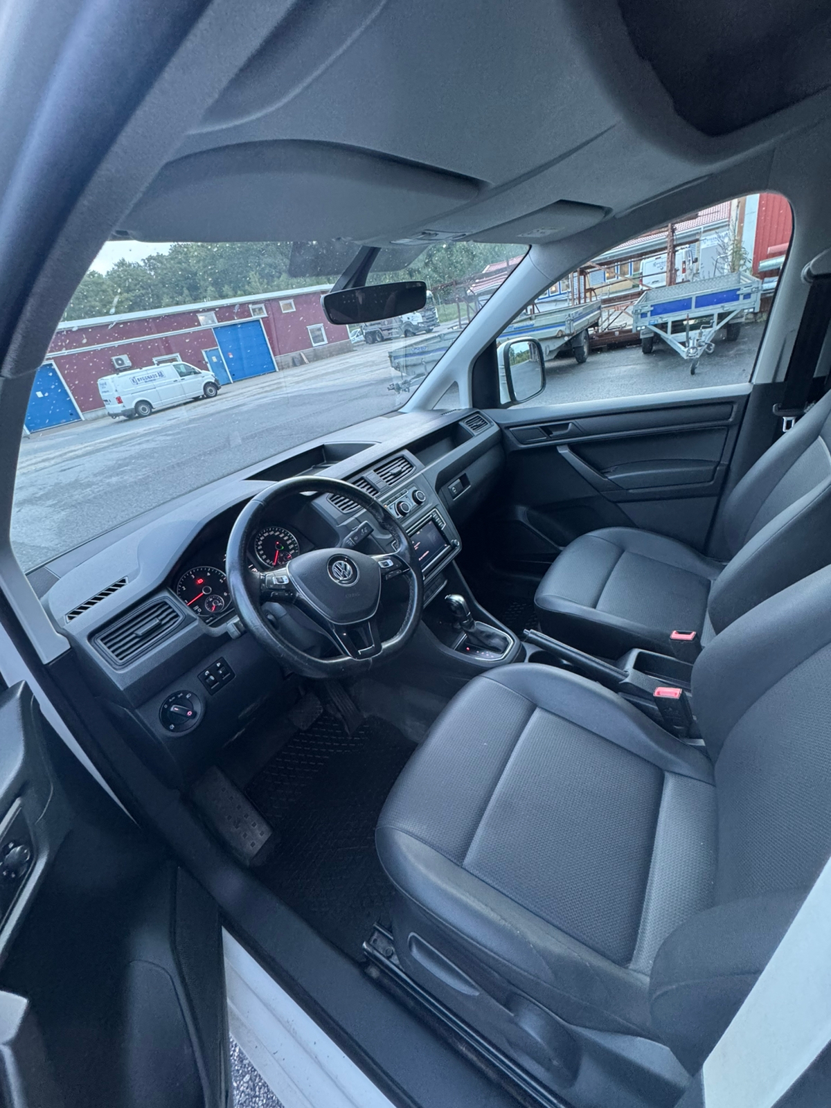 Volkswagen Caddy Maxi 2019, photo 6/9