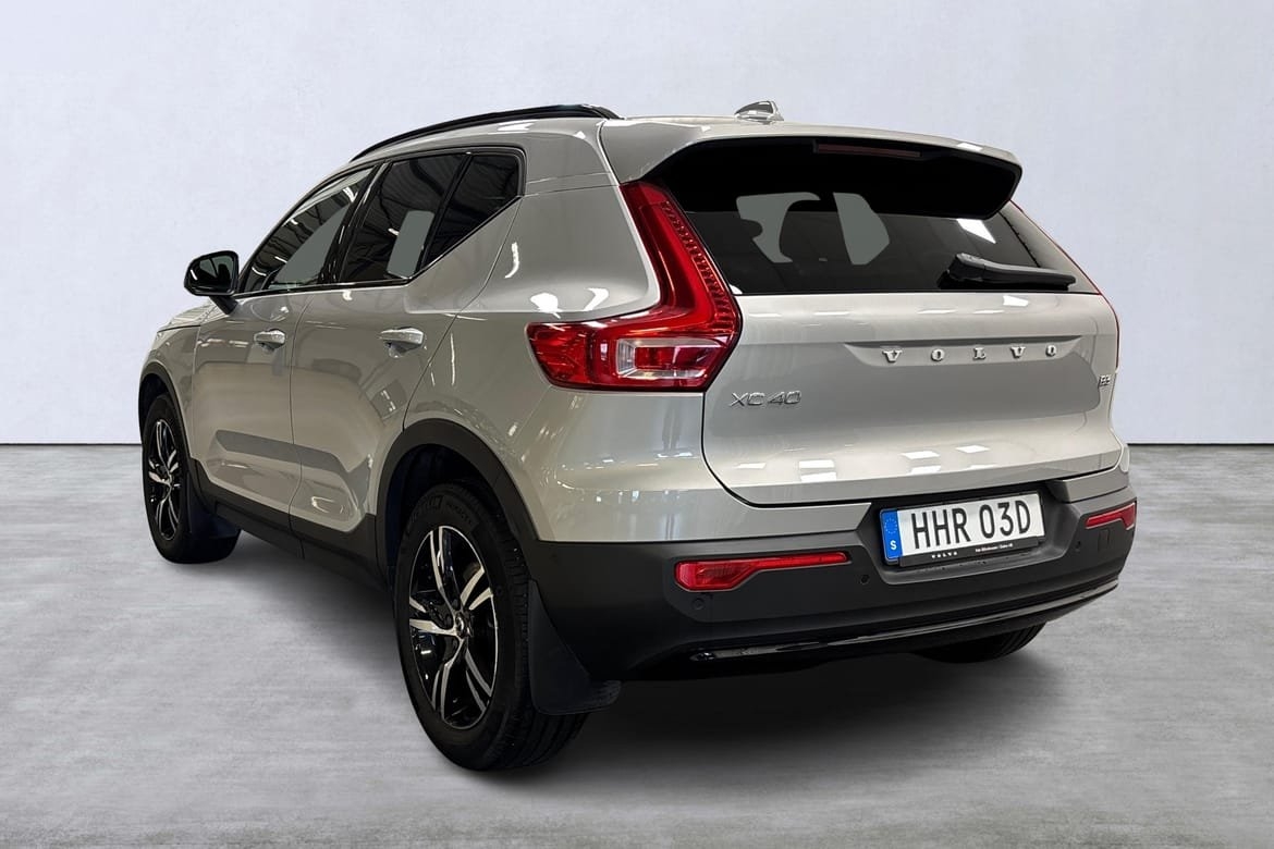 Volvo XC40 B3 FWD Bensin Plus Dark 2025, bild 4/10