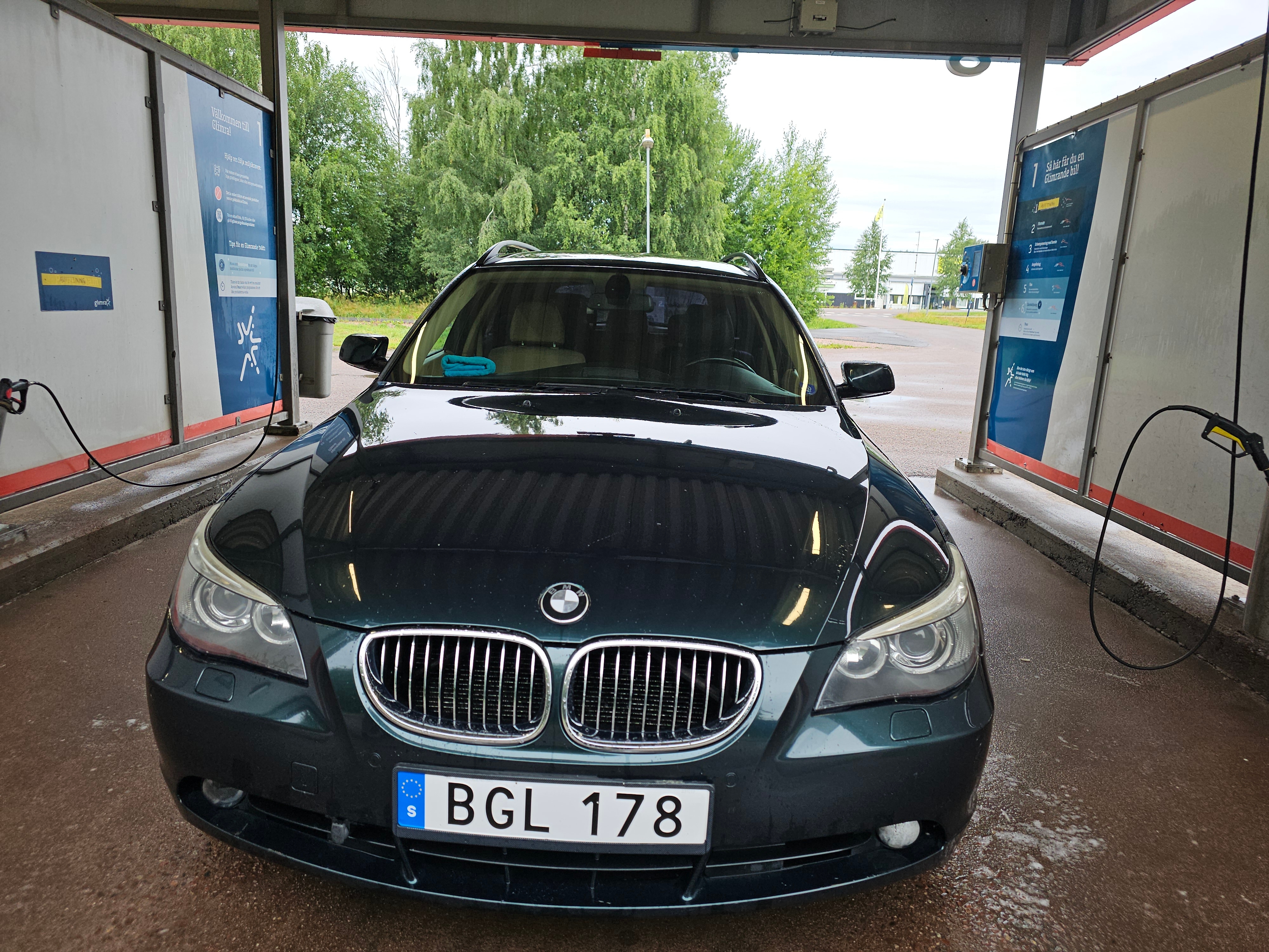 BMW 525