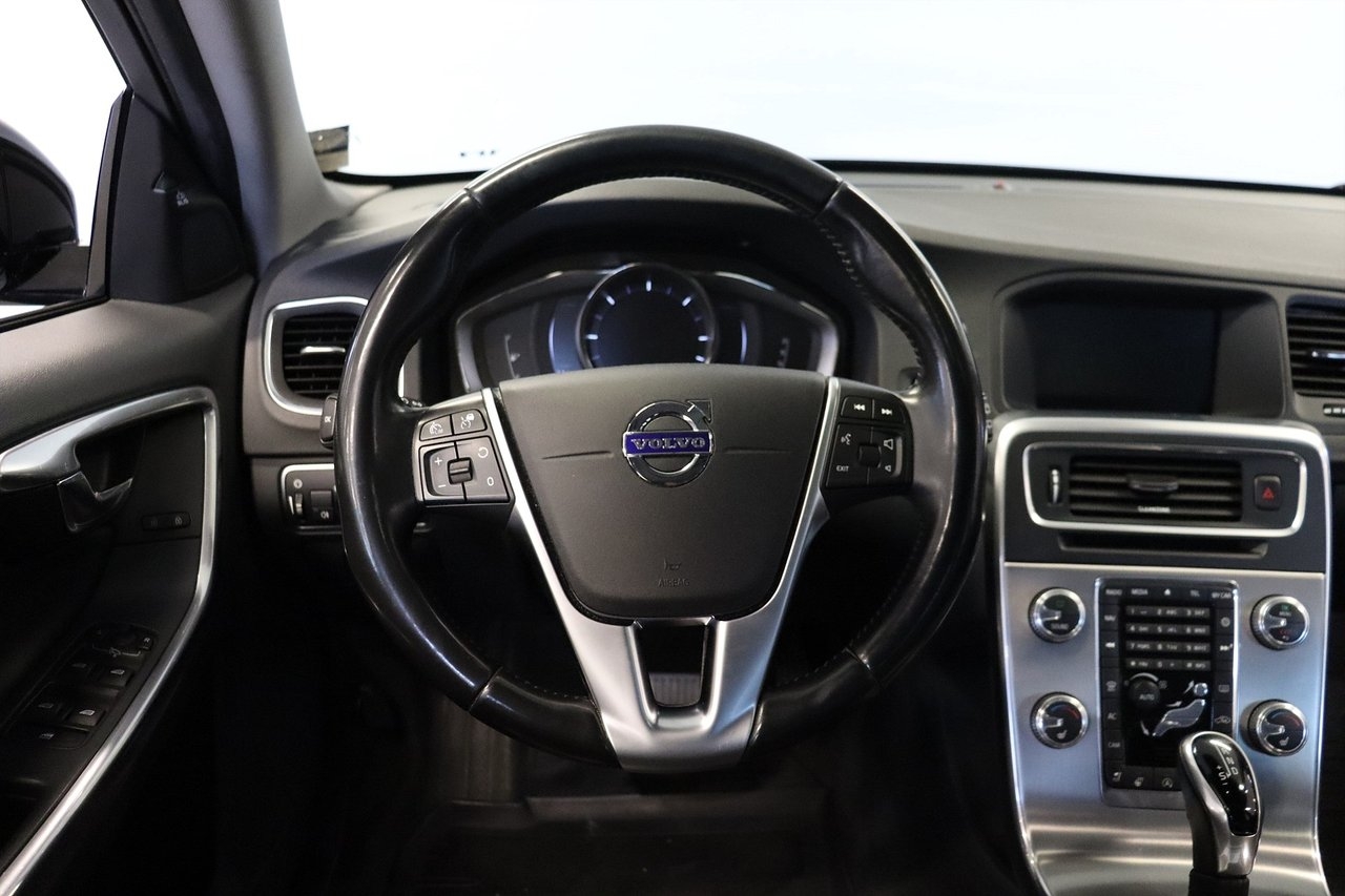 Volvo V60 Cross Country 2018, kuva 7/10