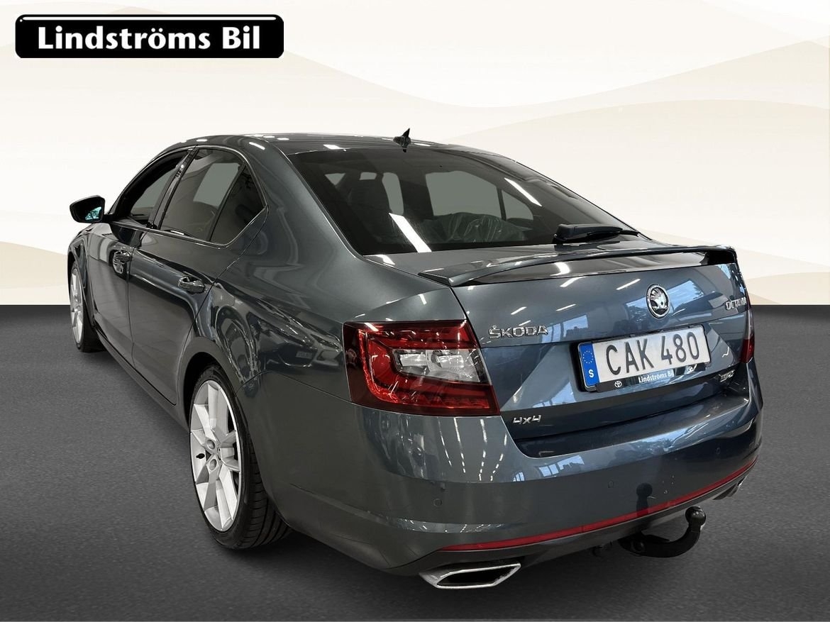 Skoda Octavia RS 2.0 184hk 4X4 S&V-hjul 2018, bild 4/10