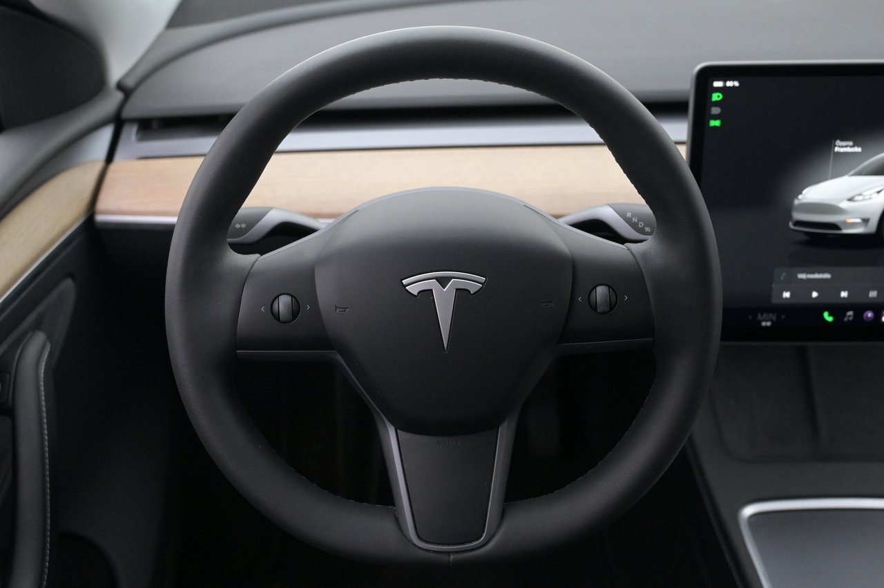 Tesla Model Y 2023, bild 7/10