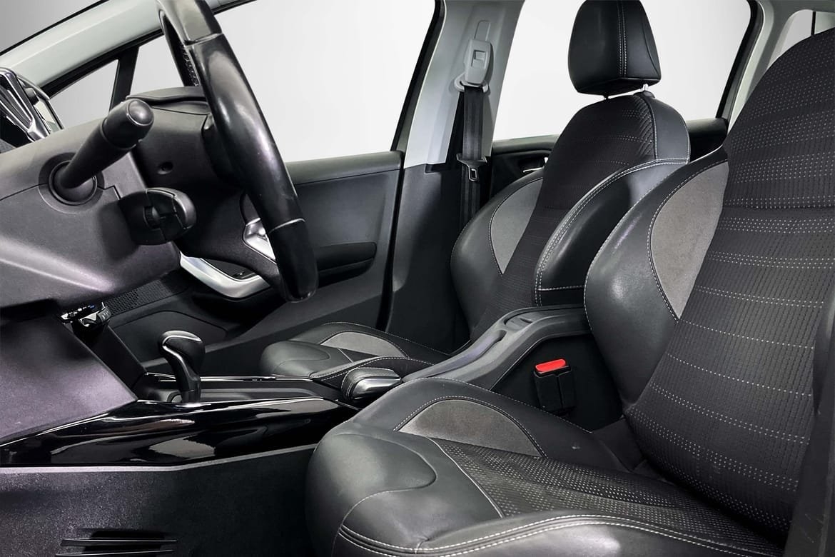 Peugeot 2008 ALLURE 110HK AUT 2018, photo 5/14