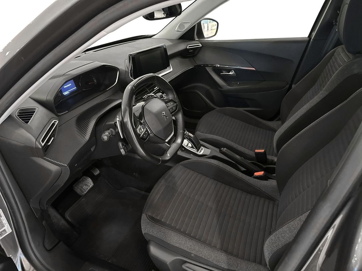 Peugeot 2008 Active Pack Pure Tech 130 2021, bild 6/10