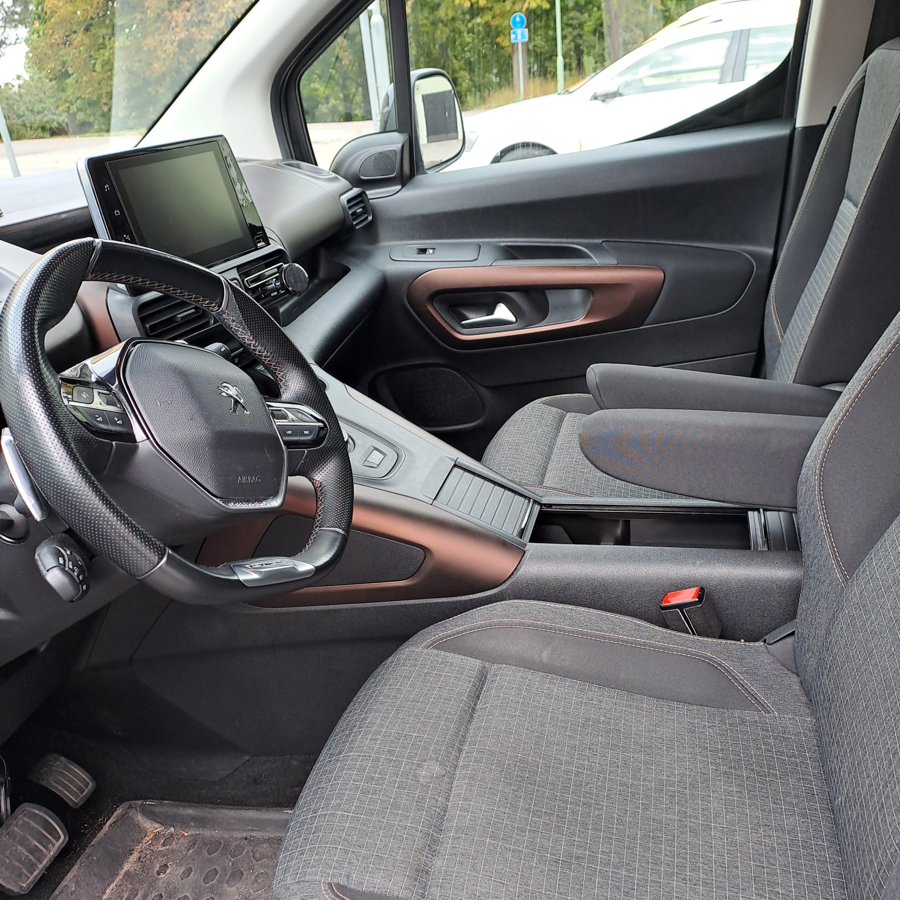 Peugeot Rifter 1.5 BlueHDi EAT 2019, kuva 2/6
