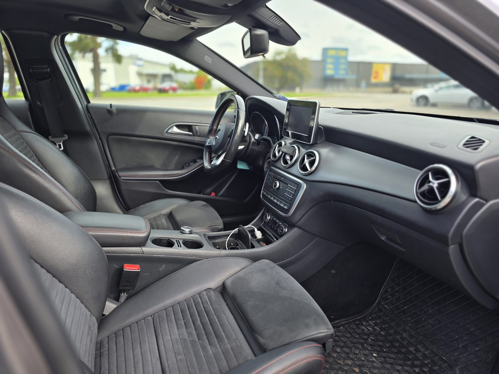 Mercedes-Benz GLA 220 d 4MATIC 7G-DCT 2016, bild 5/7