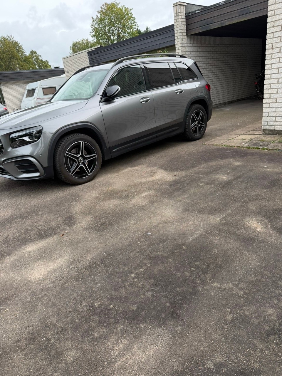 Mercedes-Benz GLB 200 2025, photo 3/3
