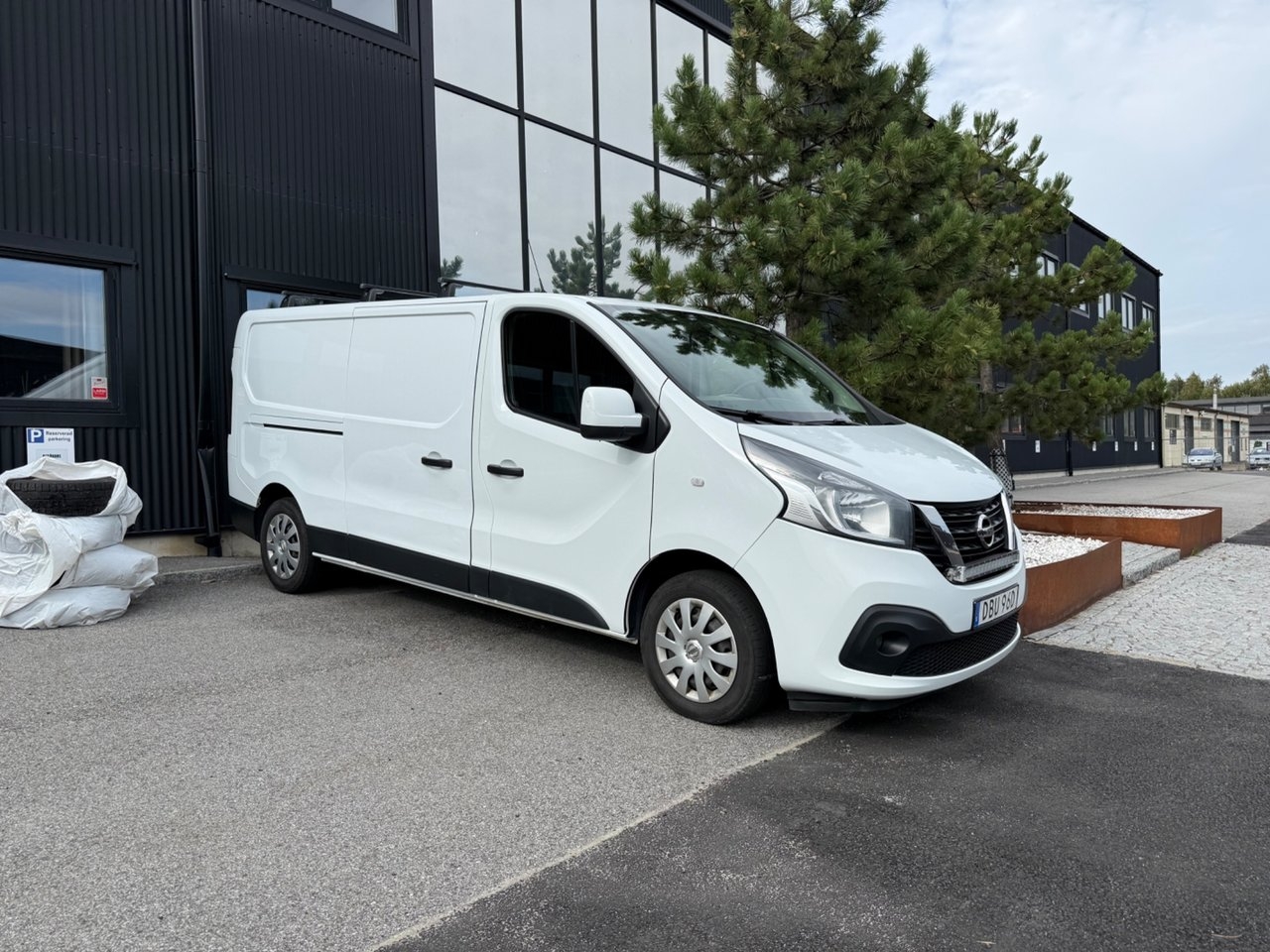 Nissan NV300