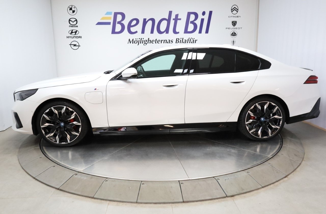 BMW 530 2024, bild 6/31