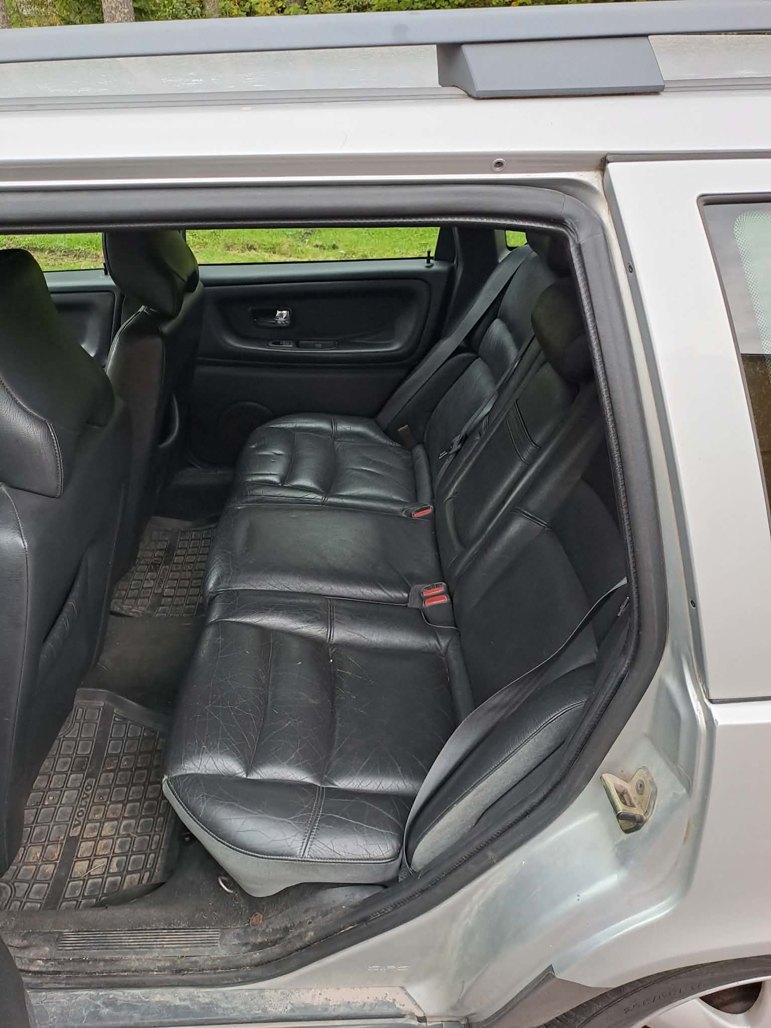 Volvo XC70 V 2.4 T AWD Manuell 2000, photo 3/6