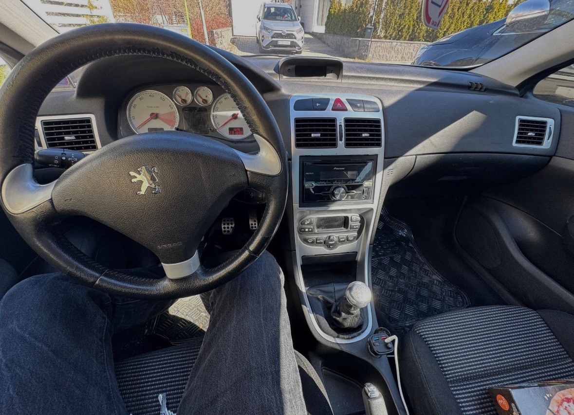 Peugeot 307 CC 2.0 Manuell 2004, bild 6/8