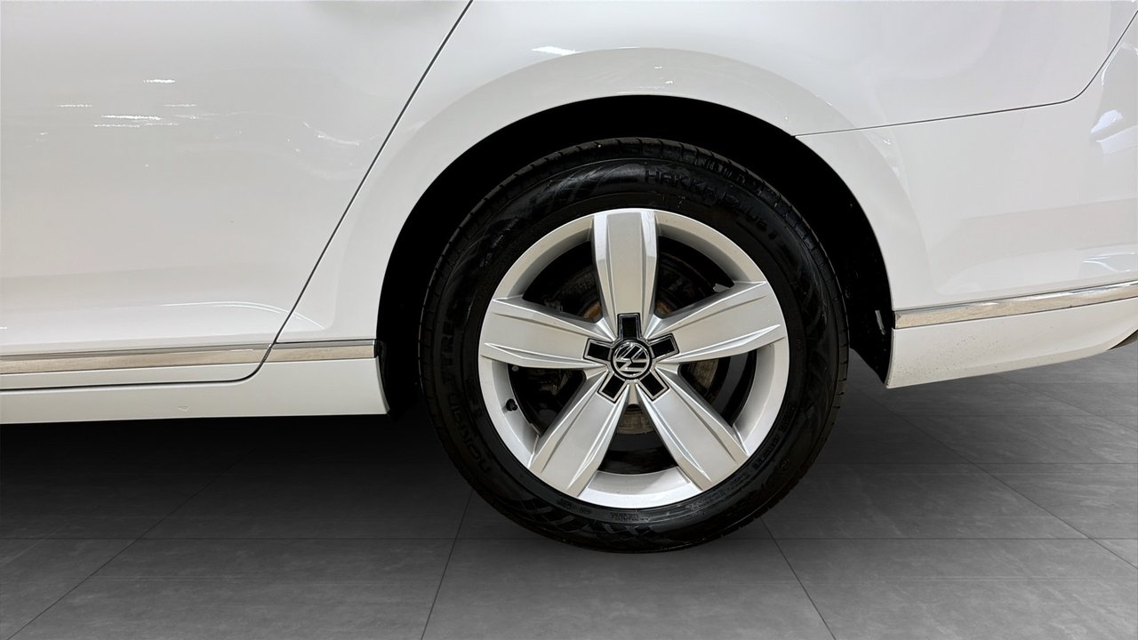 Volkswagen Passat 2020, bild 6/13
