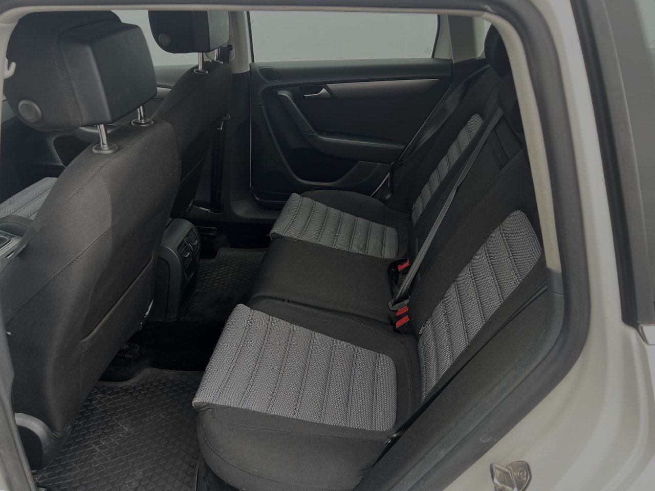 Volkswagen Passat 2015, bild 6/8
