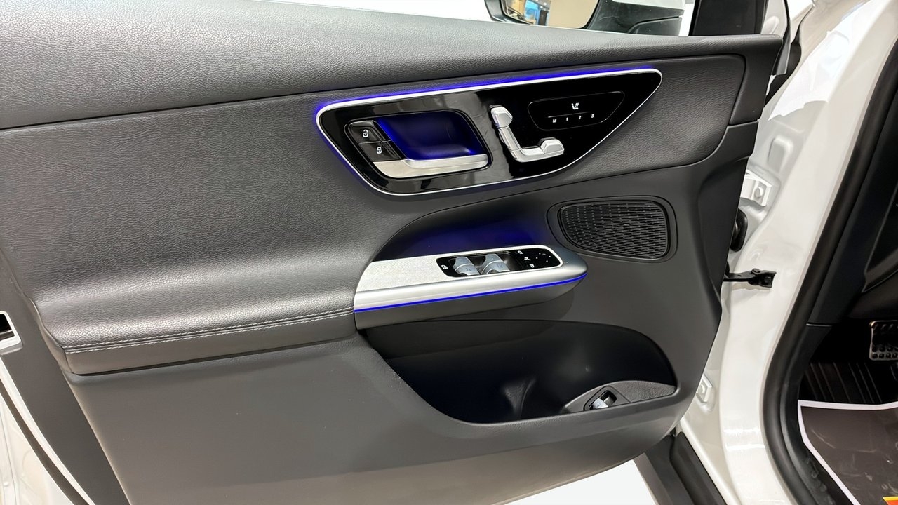 Mercedes-Benz GLC 300e 4MATIC 2023, photo 6/10