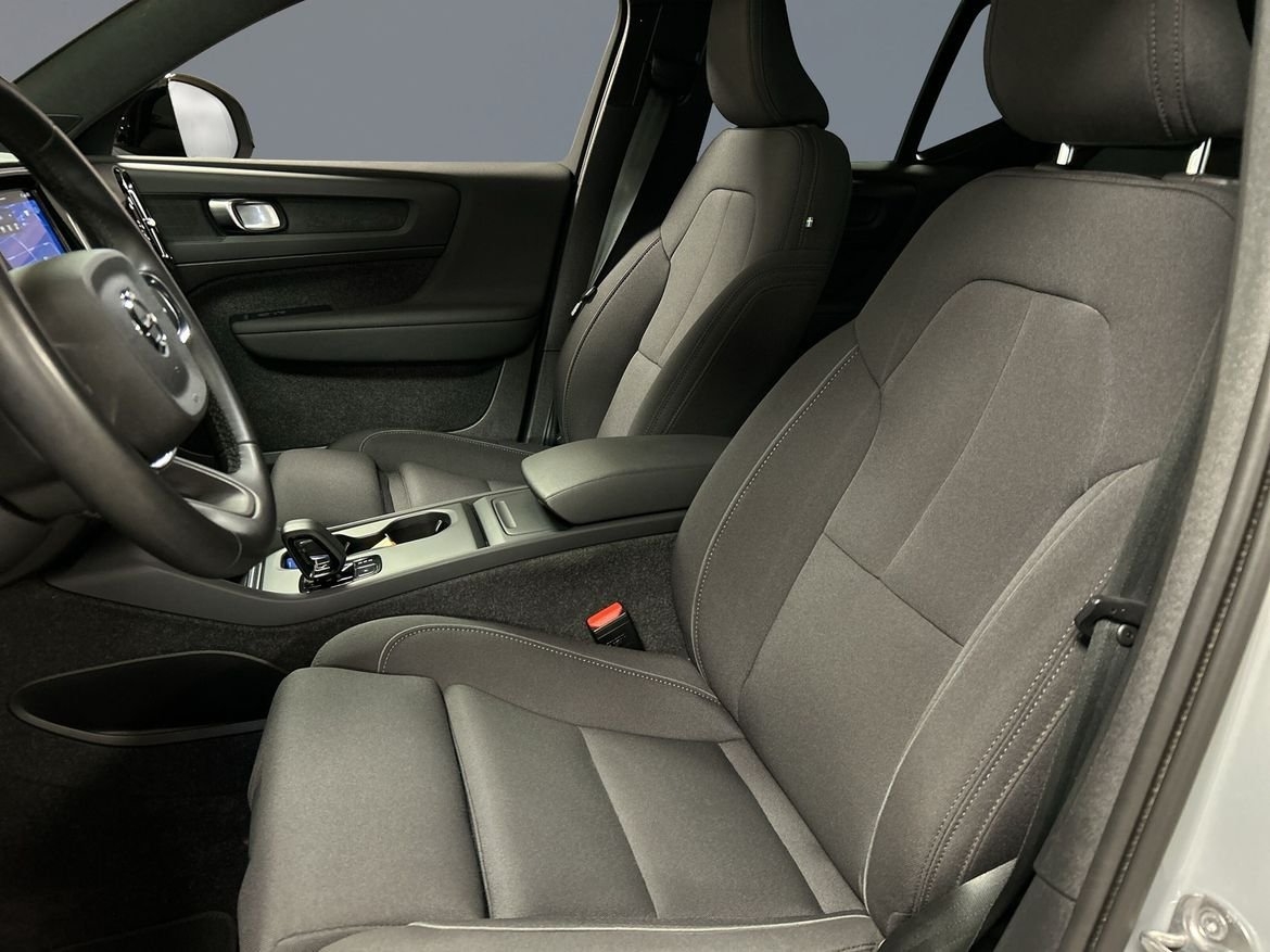 Volvo EX40 2025, photo 6/10
