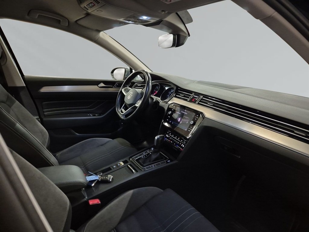 Volkswagen Passat 2021, bild 6/9