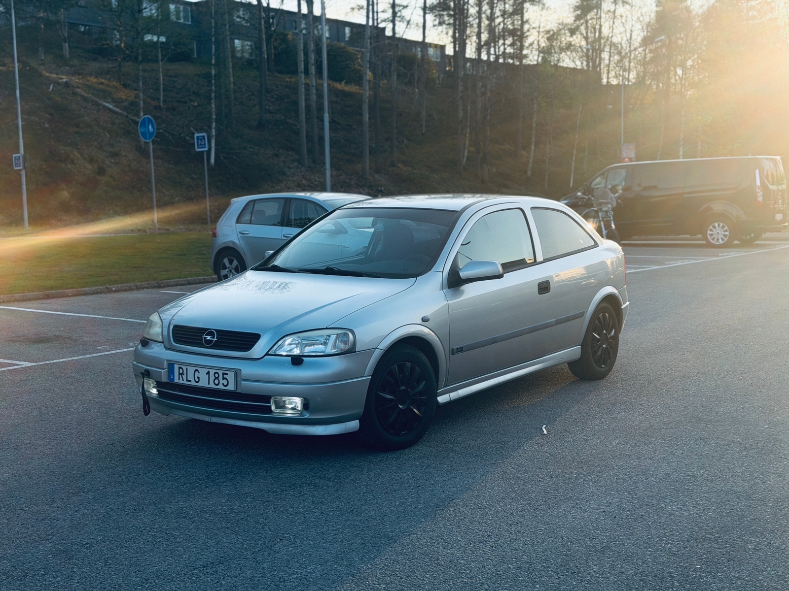 Opel Astra 3-dörrar 2.0i Manuell 2000, bild 2/5