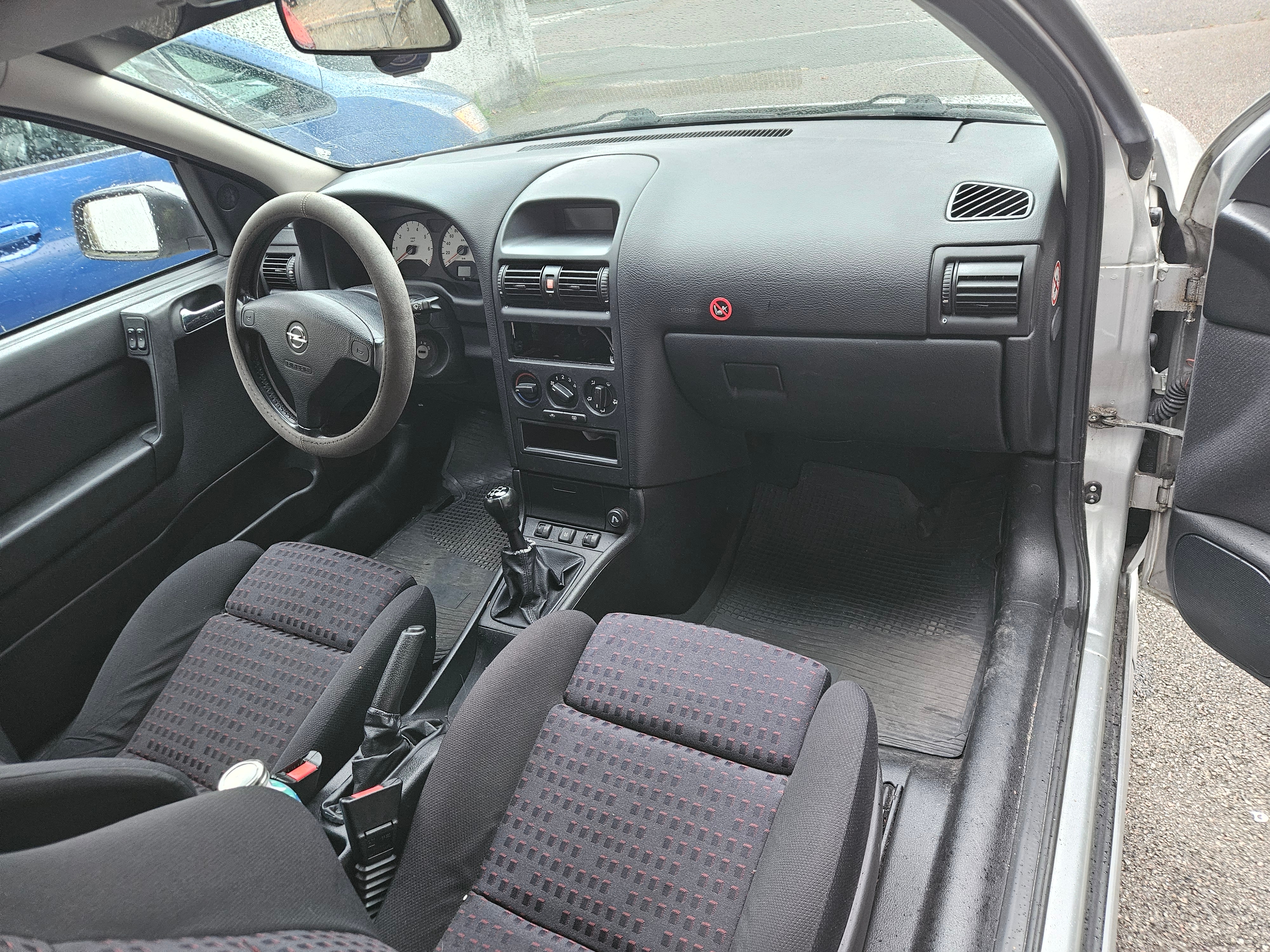 Opel Astra 3-dörrar 2.0i Manuell 2000, bild 3/5