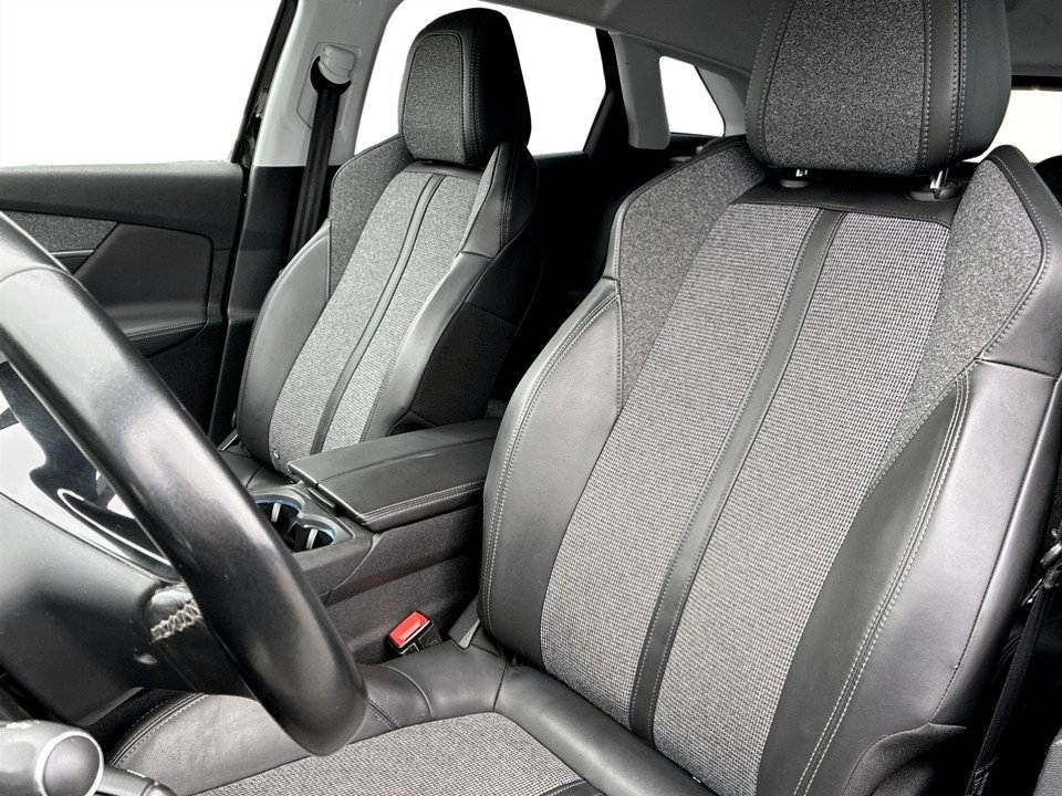 Peugeot 3008 2019, photo 5/10