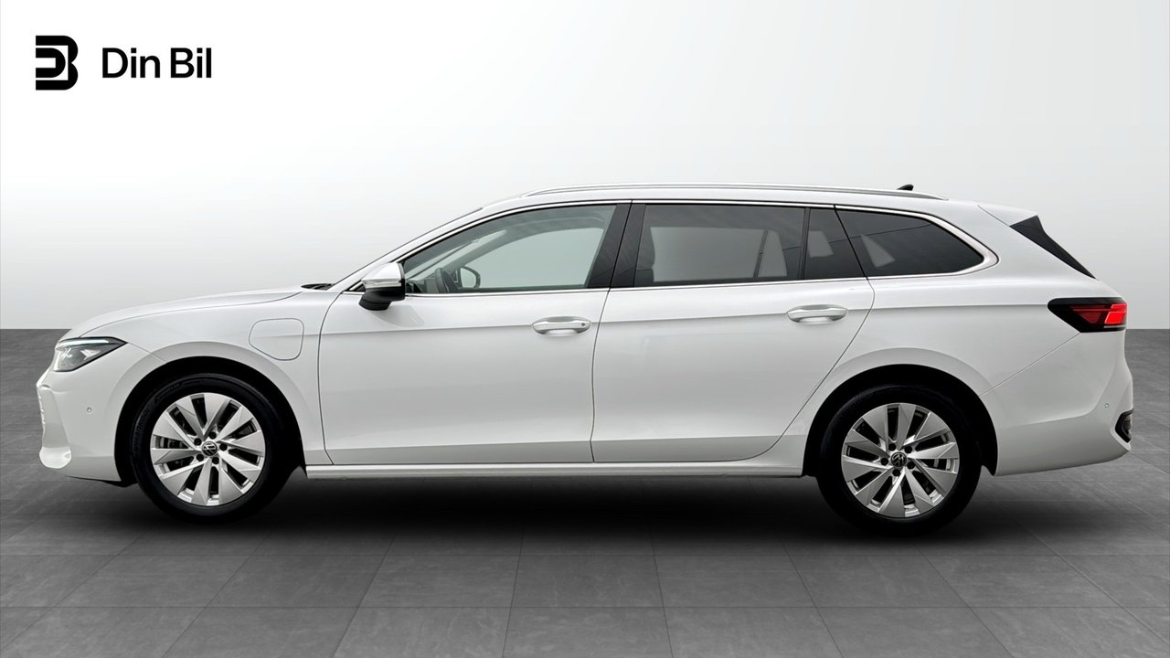 Volkswagen Passat 2025, bild 2/10