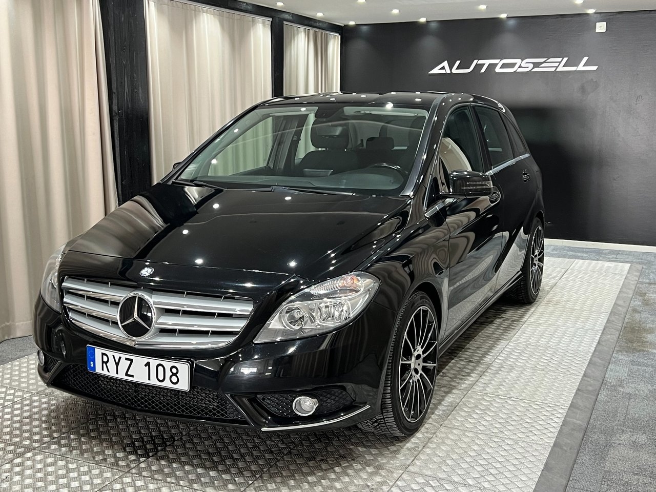 Mercedes-Benz B