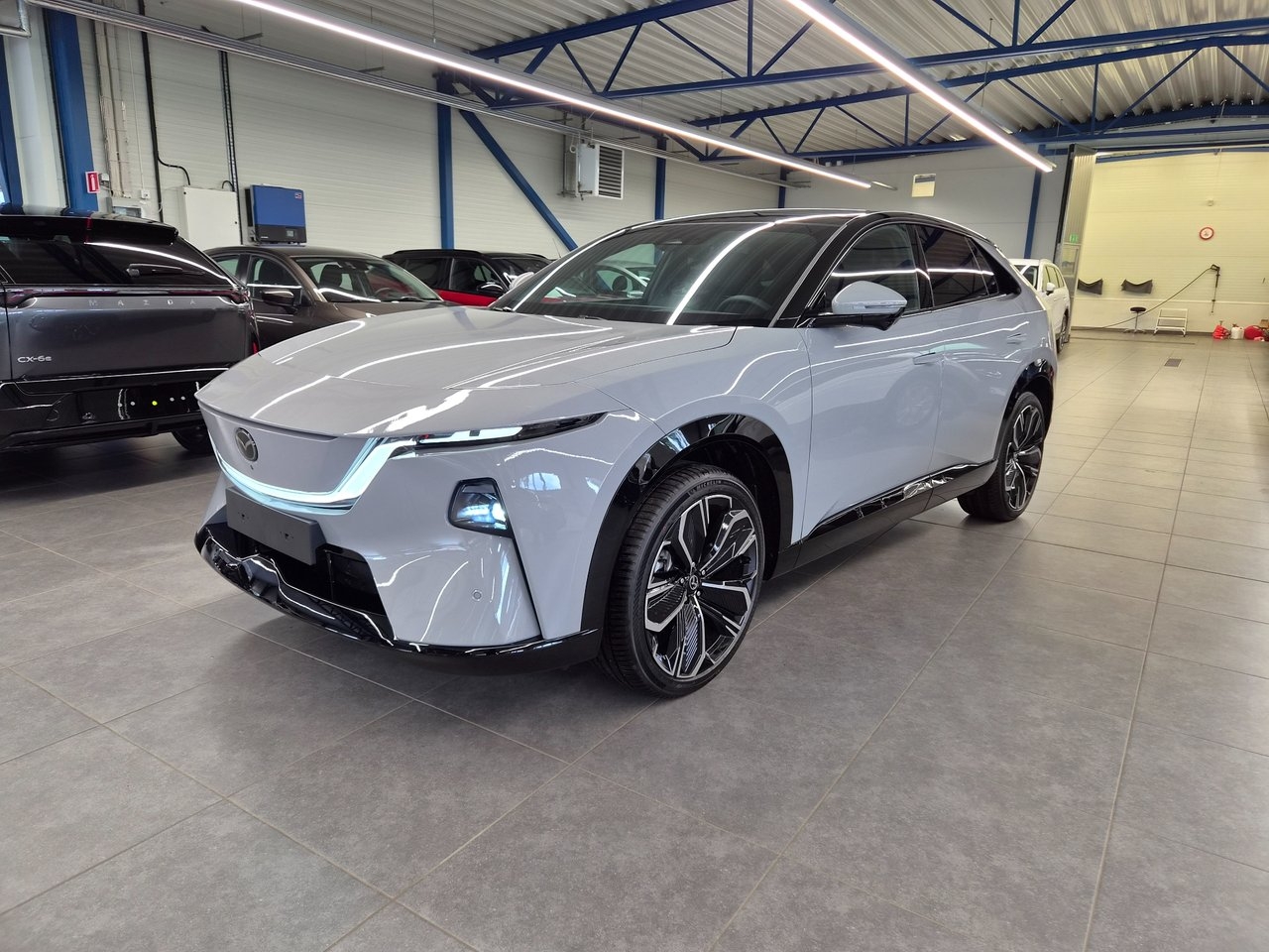 Mazda CX-6e