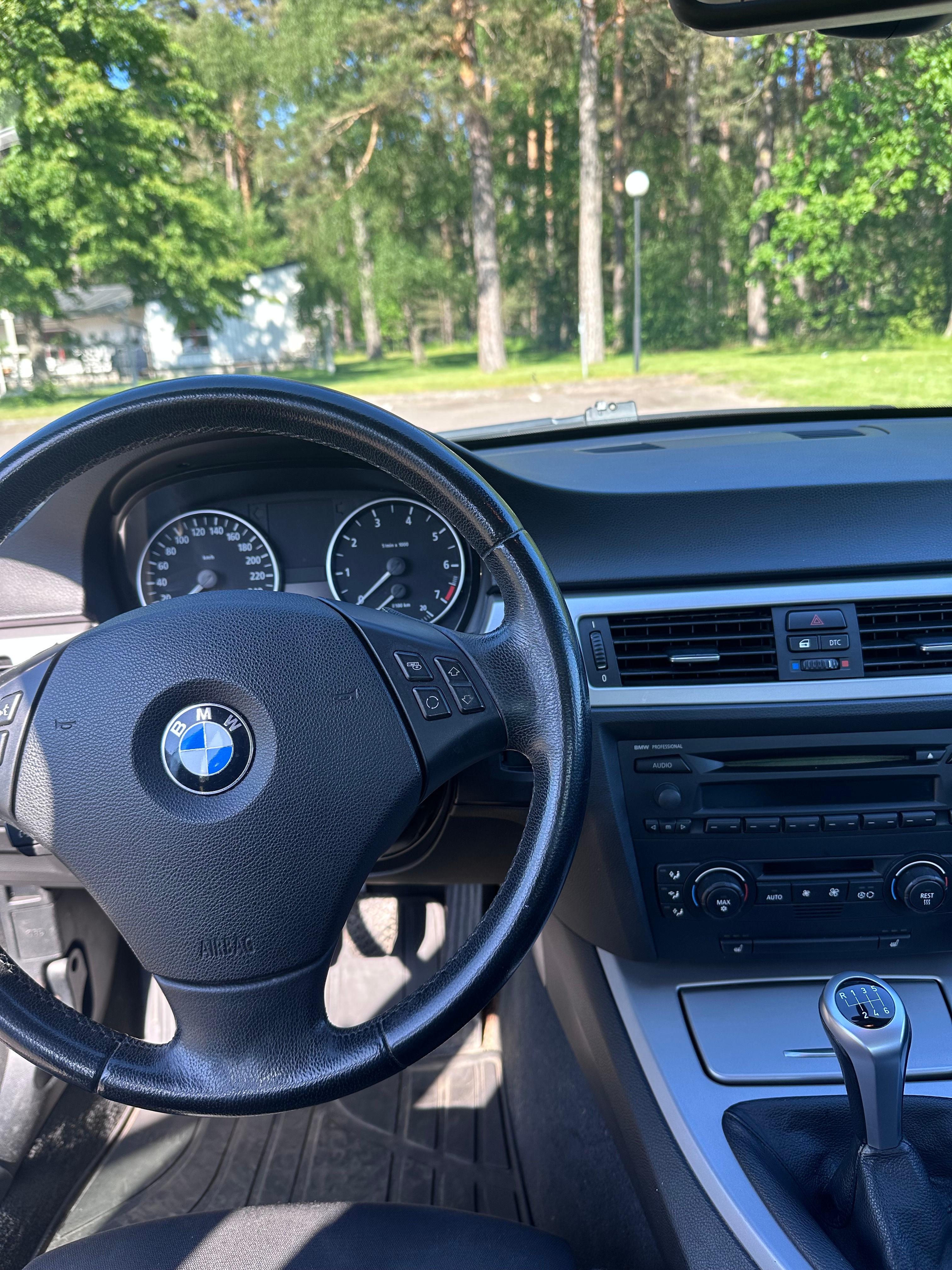 BMW 320 i Sedan Manuell 2006, bild 4/4