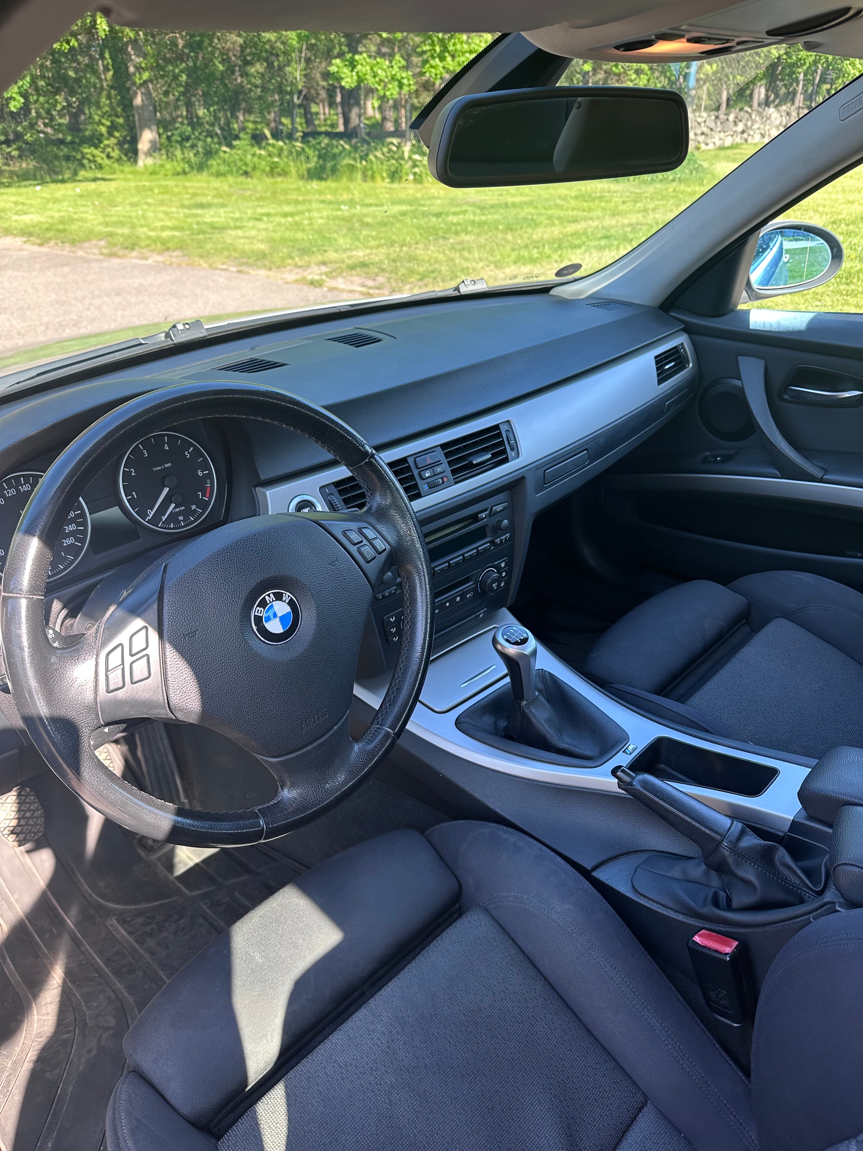 BMW 320 i Sedan Manuell 2006, bild 3/4