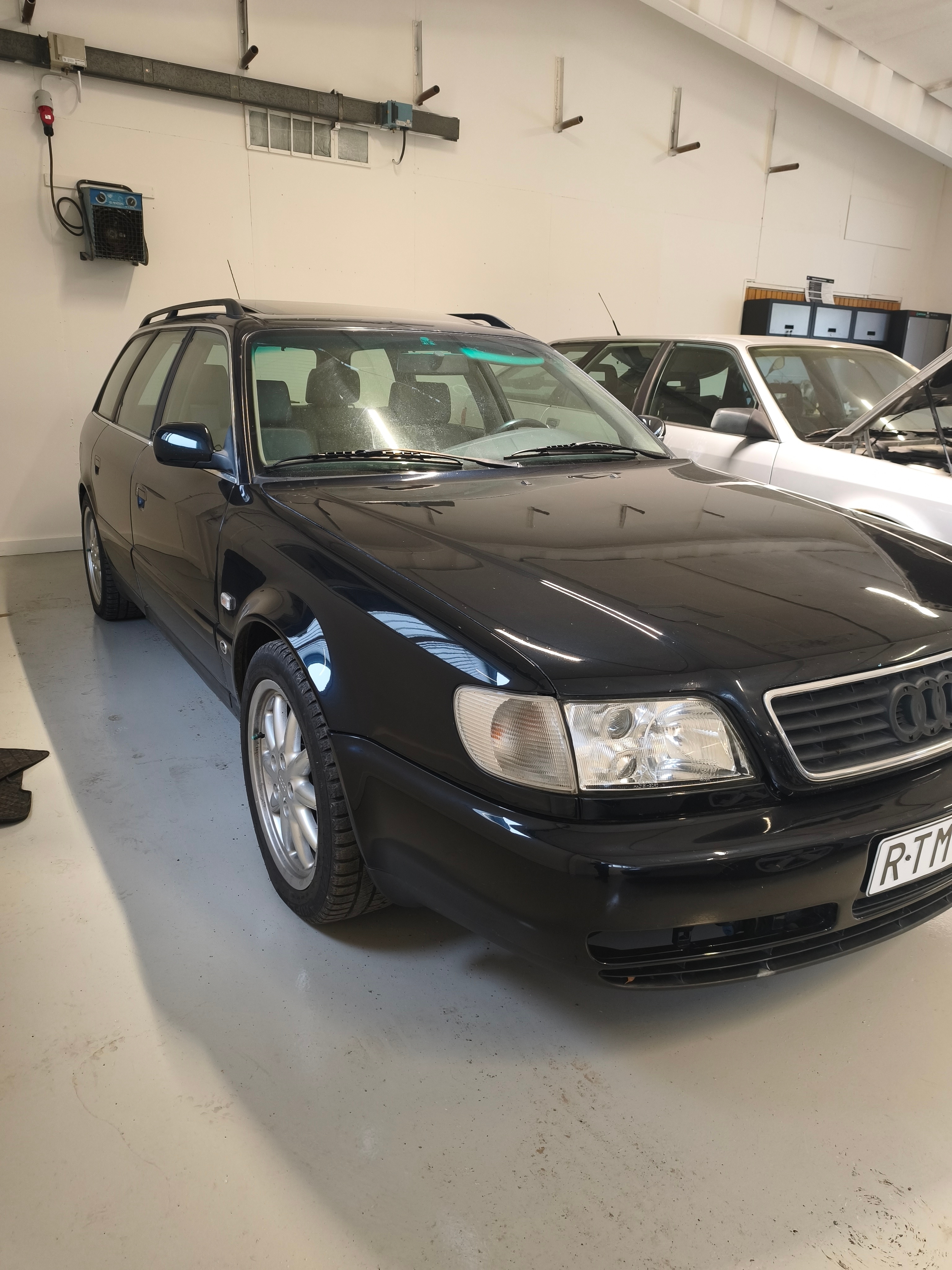 Audi S6 Avant 4.2 V8 quattro Manuell 1995, bild 2/7