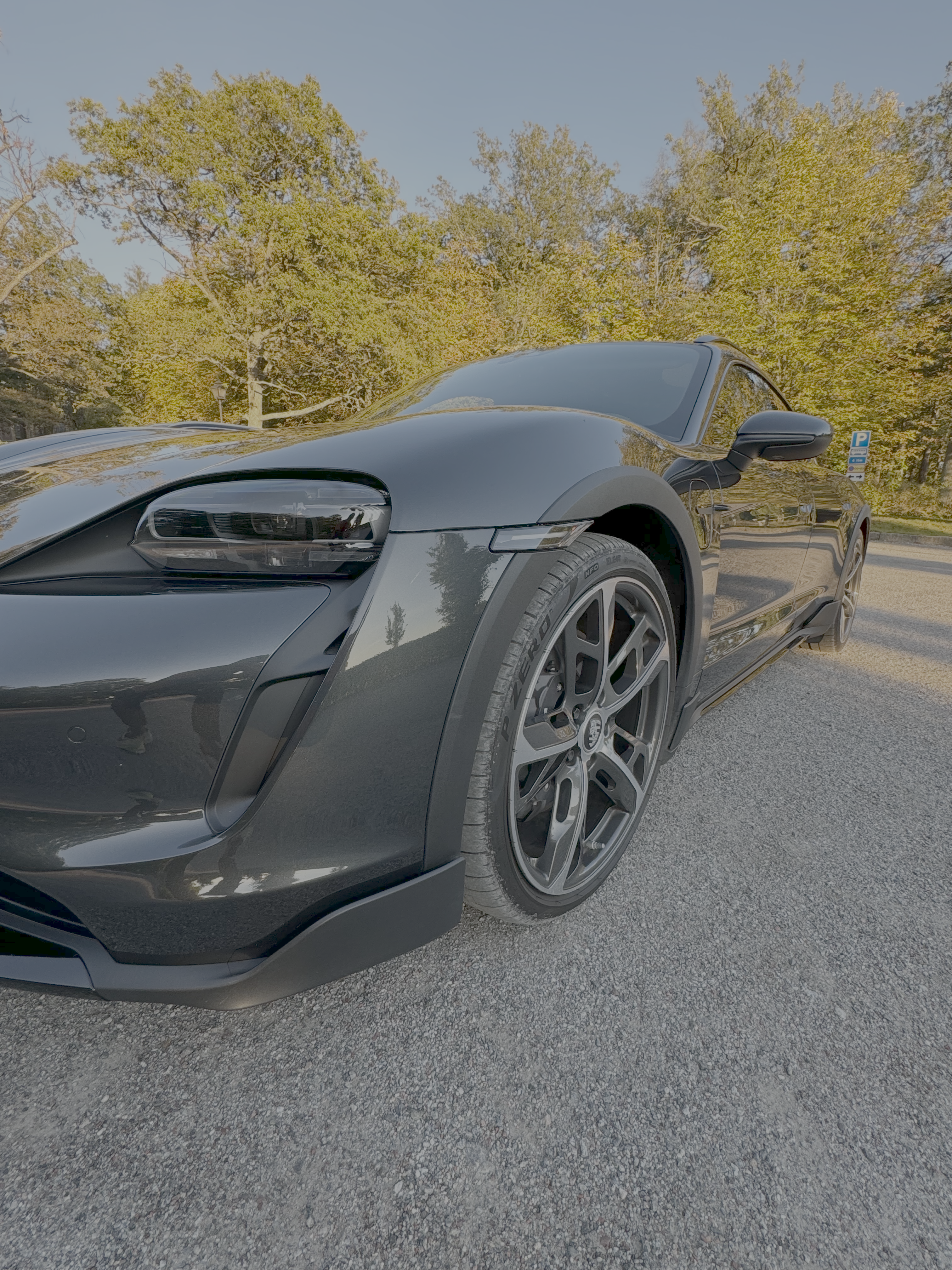Porsche Taycan 2022, photo 2/5